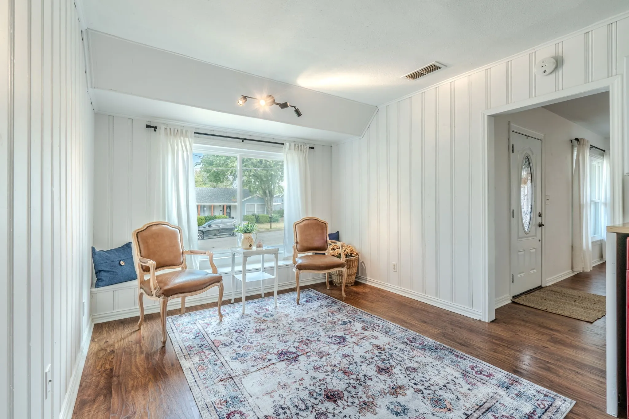 Sitting area or another eating area with window box storage