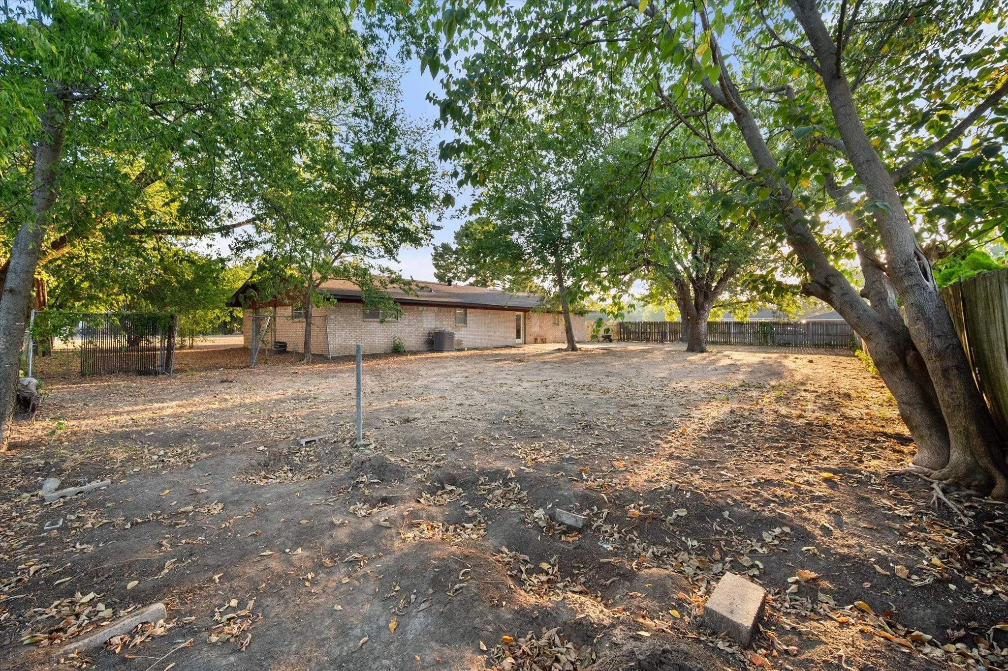 Single Family Residence For Sale in Navarro County , 3400 Emhouse Road, Corsicana, Texas 75110, 3 Bedroom, 2 Bathroom, 2 Garage spaces, 1,730 Sqft, built in 1968, mls#21371816, Real Estate Agent in Corsicana, Homes For Sale in Navarro county, Homes For Sale in Corsicana, Realtor in Corsicana Texas, Real Estate Brokerage Independent Realty Texas, Luminita Cordes Realtor