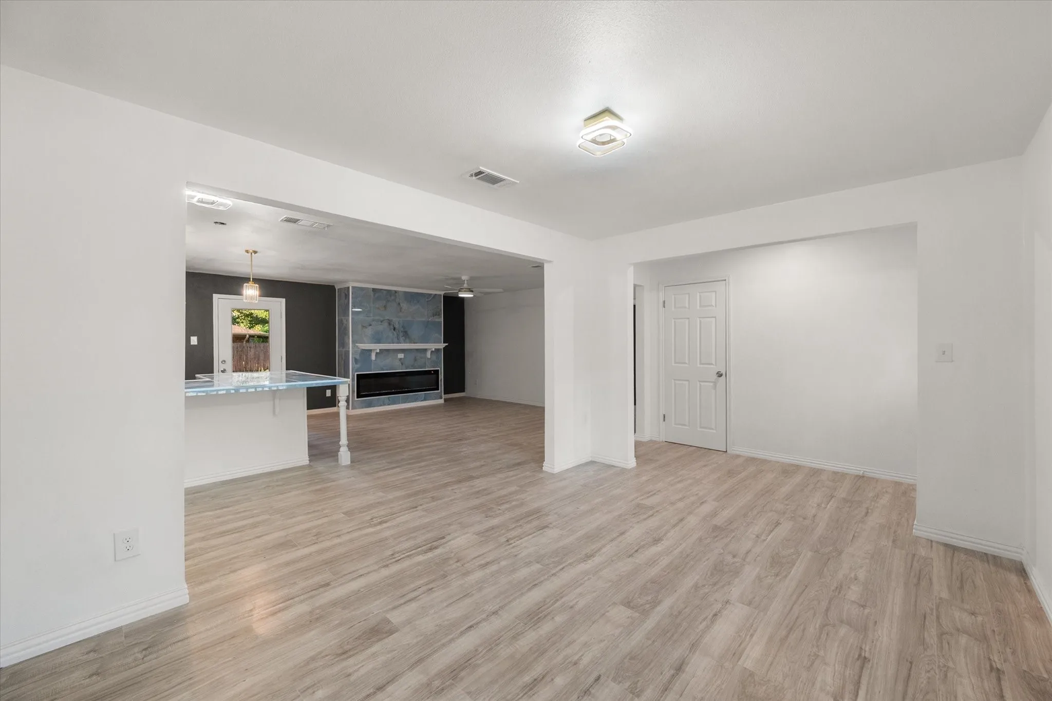Single Family Residence For Sale in Navarro County , 3400 Emhouse Road, Corsicana, Texas 75110, 3 Bedroom, 2 Bathroom, 2 Garage spaces, 1,730 Sqft, built in 1968, mls#21371816, Real Estate Agent in Corsicana, Homes For Sale in Navarro county, Homes For Sale in Corsicana, Realtor in Corsicana Texas, Real Estate Brokerage Independent Realty Texas, Luminita Cordes Realtor