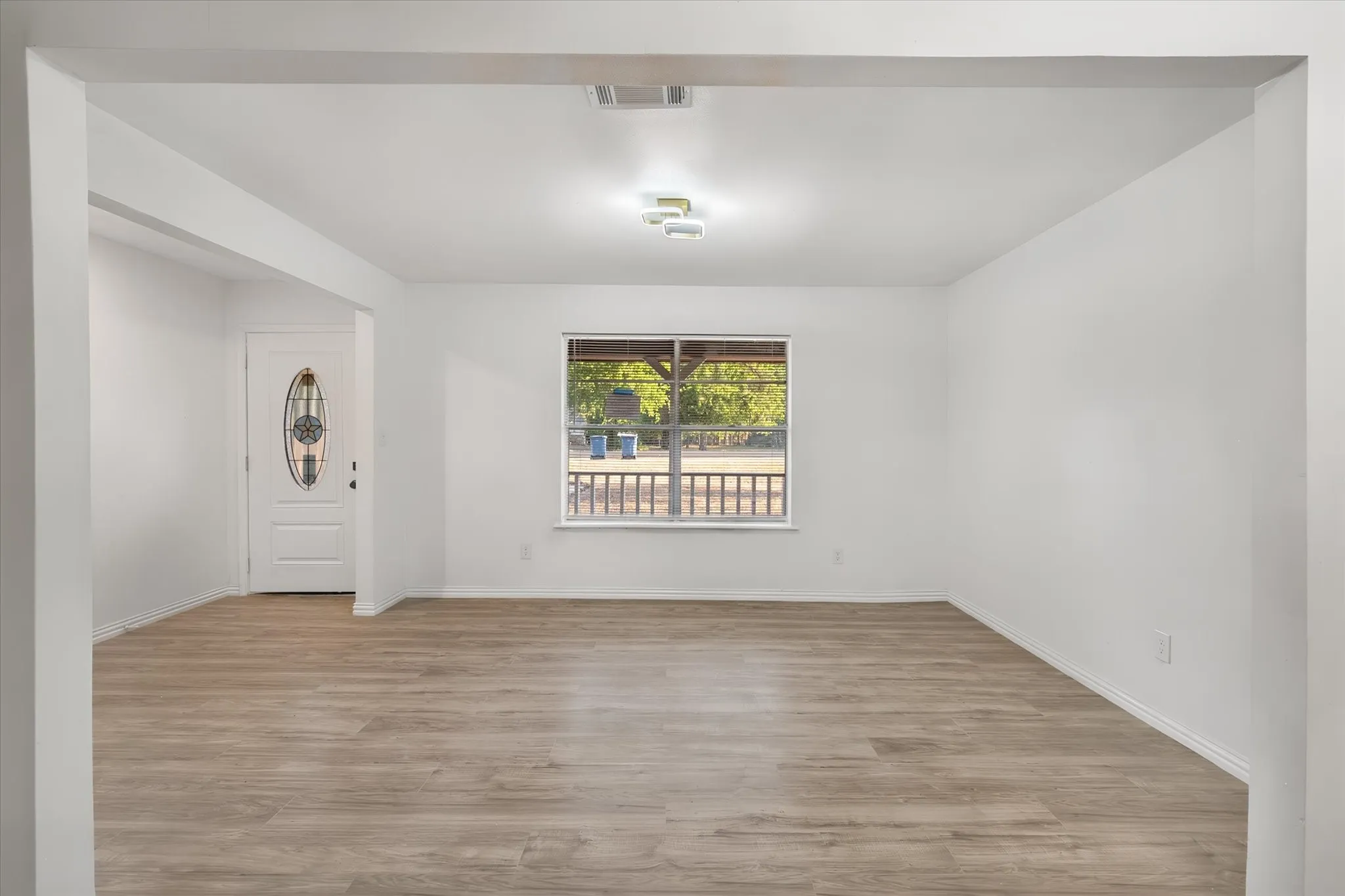 Single Family Residence For Sale in Navarro County , 3400 Emhouse Road, Corsicana, Texas 75110, 3 Bedroom, 2 Bathroom, 2 Garage spaces, 1,730 Sqft, built in 1968, mls#21371816, Real Estate Agent in Corsicana, Homes For Sale in Navarro county, Homes For Sale in Corsicana, Realtor in Corsicana Texas, Real Estate Brokerage Independent Realty Texas, Luminita Cordes Realtor