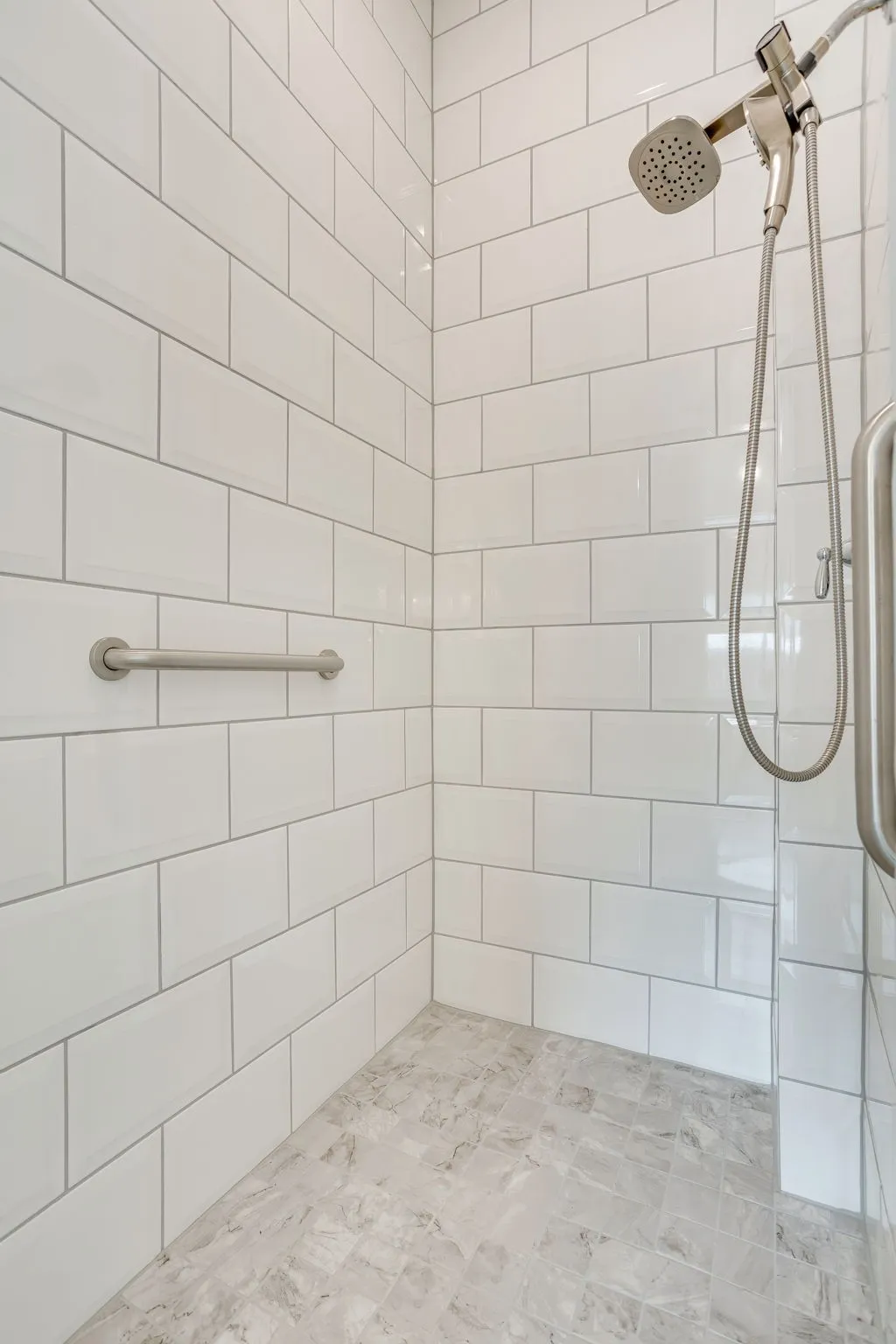 Single Family Residence For Sale in Tarrant County , 5705 Surry Mountain Trail, Fort Worth, Texas 76179, 3 Bedroom, 2 Bathroom, 2 Garage spaces, 2,223 Sqft, built in 2021, mls#21356977, Real Estate Agent in Fort Worth, Homes For Sale in Tarrant county, Homes For Sale in Fort Worth, Realtor in Fort Worth Texas, Real Estate Brokerage Independent Realty Texas, Luminita Cordes Realtor
