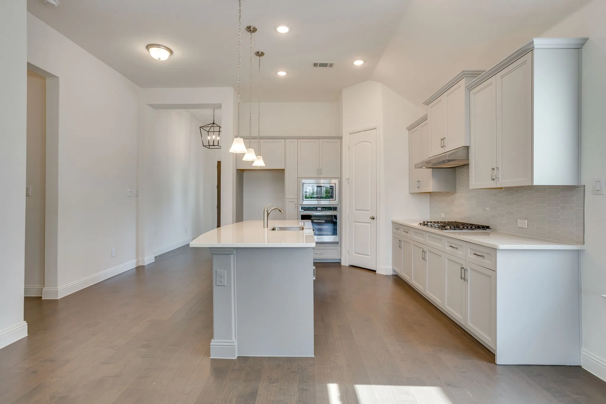 Single Family Residence For Sale in Tarrant County , 5705 Surry Mountain Trail, Fort Worth, Texas 76179, 3 Bedroom, 2 Bathroom, 2 Garage spaces, 2,223 Sqft, built in 2021, mls#21356977, Real Estate Agent in Fort Worth, Homes For Sale in Tarrant county, Homes For Sale in Fort Worth, Realtor in Fort Worth Texas, Real Estate Brokerage Independent Realty Texas, Luminita Cordes Realtor