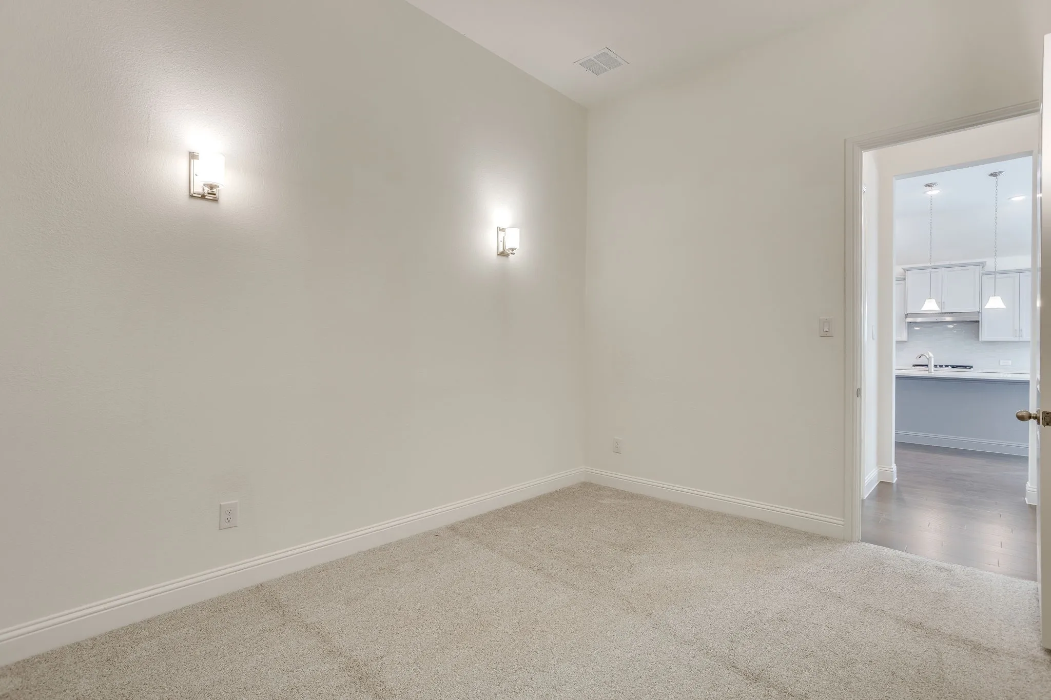 Single Family Residence For Sale in Tarrant County , 5705 Surry Mountain Trail, Fort Worth, Texas 76179, 3 Bedroom, 2 Bathroom, 2 Garage spaces, 2,223 Sqft, built in 2021, mls#21356977, Real Estate Agent in Fort Worth, Homes For Sale in Tarrant county, Homes For Sale in Fort Worth, Realtor in Fort Worth Texas, Real Estate Brokerage Independent Realty Texas, Luminita Cordes Realtor