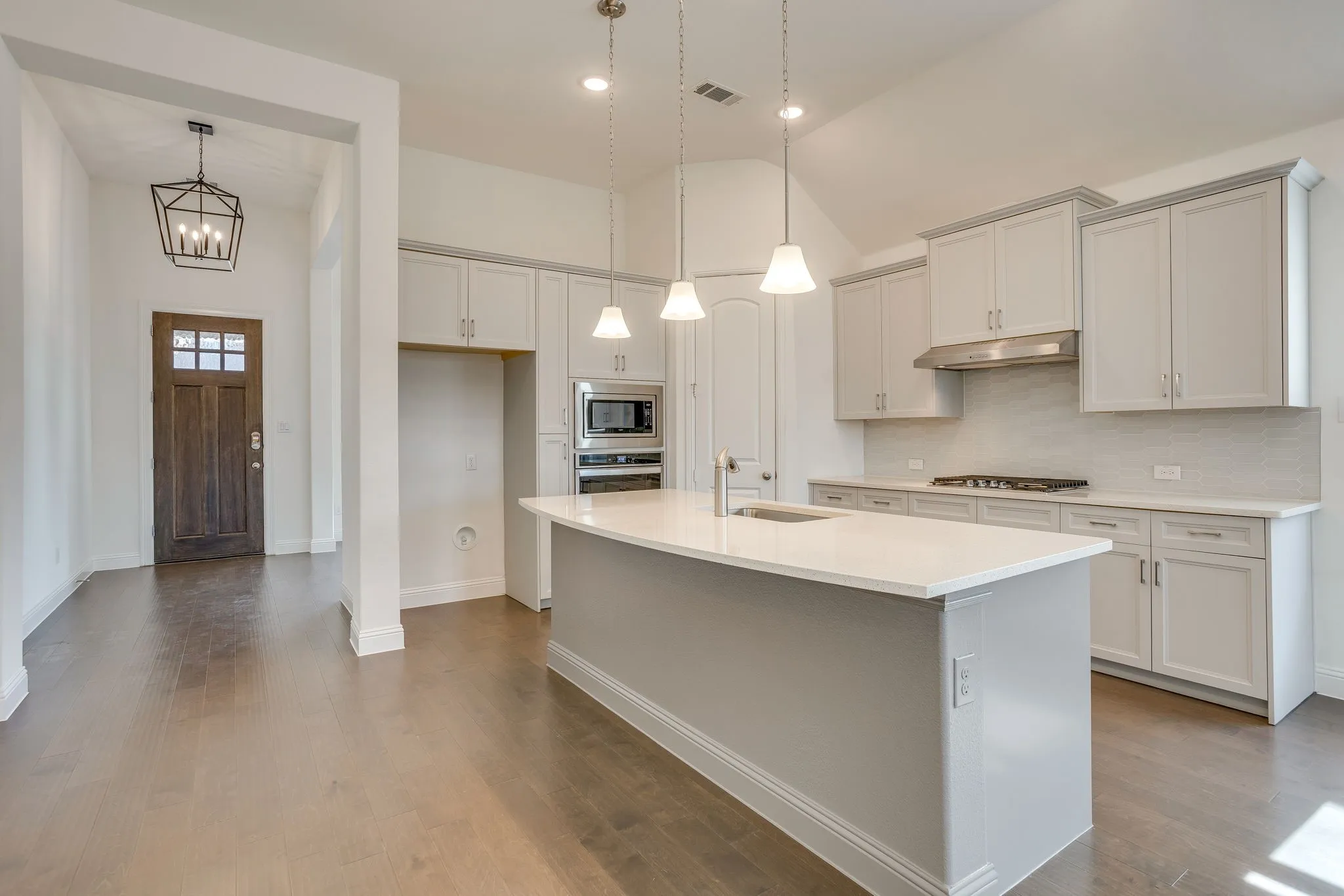 Single Family Residence For Sale in Tarrant County , 5705 Surry Mountain Trail, Fort Worth, Texas 76179, 3 Bedroom, 2 Bathroom, 2 Garage spaces, 2,223 Sqft, built in 2021, mls#21356977, Real Estate Agent in Fort Worth, Homes For Sale in Tarrant county, Homes For Sale in Fort Worth, Realtor in Fort Worth Texas, Real Estate Brokerage Independent Realty Texas, Luminita Cordes Realtor