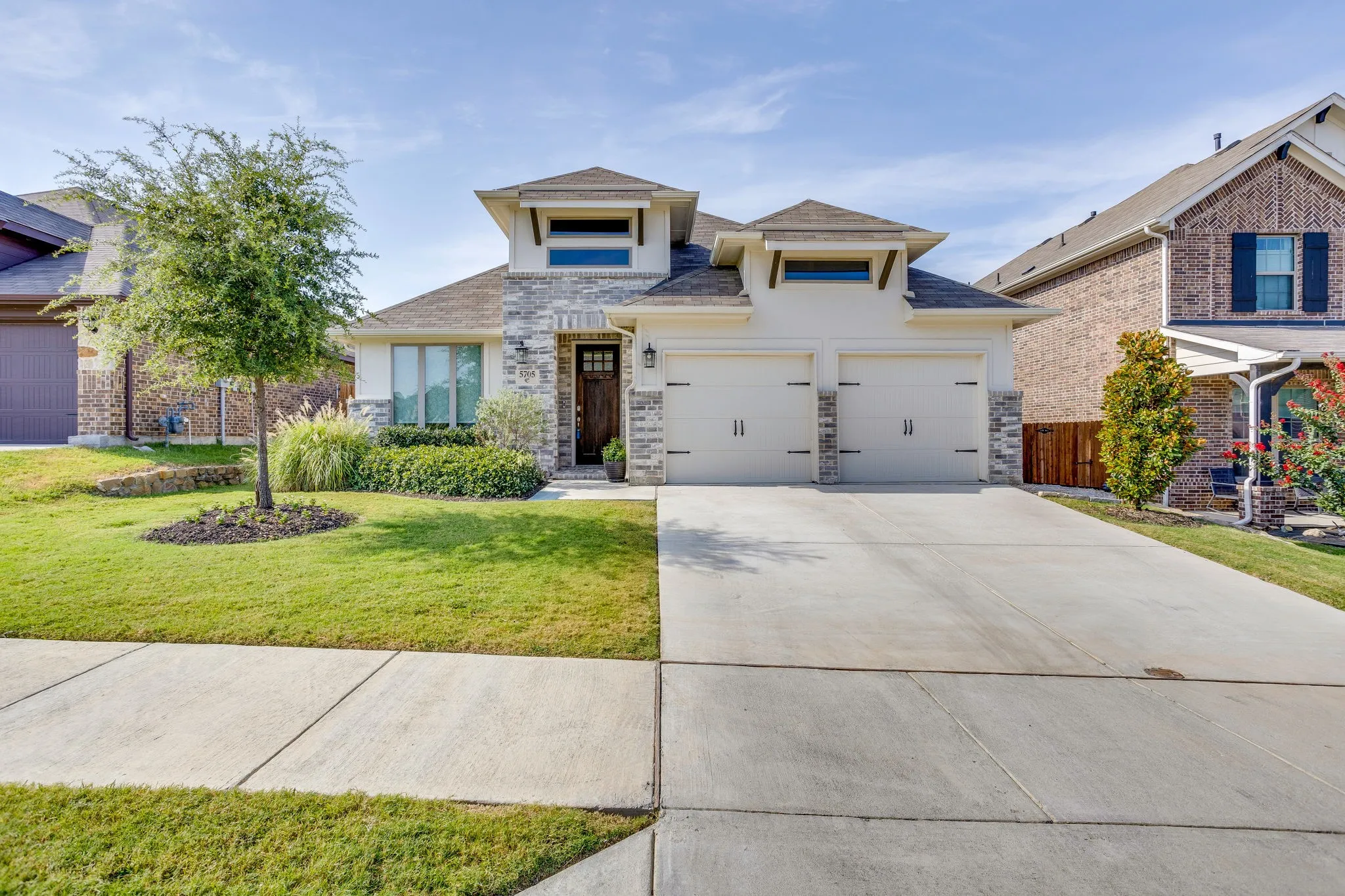 Single Family Residence For Sale in Tarrant County , 5705 Surry Mountain Trail, Fort Worth, Texas 76179, 3 Bedroom, 2 Bathroom, 2 Garage spaces, 2,223 Sqft, built in 2021, mls#21356977, Real Estate Agent in Fort Worth, Homes For Sale in Tarrant county, Homes For Sale in Fort Worth, Realtor in Fort Worth Texas, Real Estate Brokerage Independent Realty Texas, Luminita Cordes Realtor