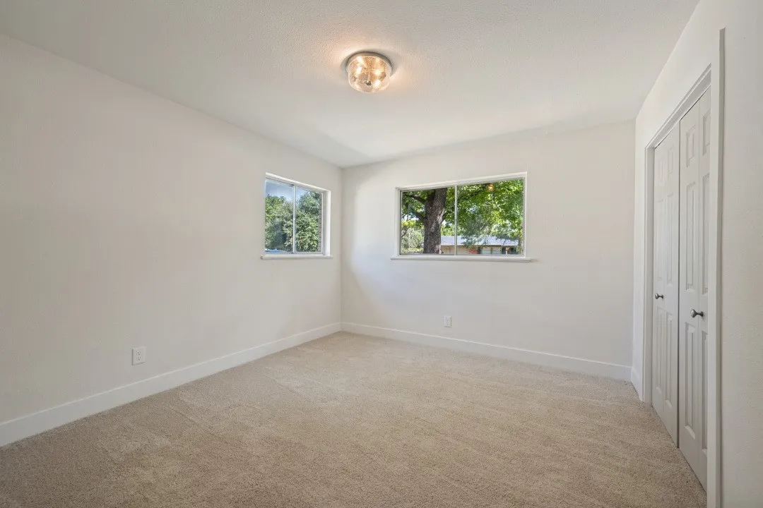 Single Family Residence For Sale in Tarrant County , 6904 Jewell Avenue, Fort Worth, Texas 76112, 3 Bedroom, 2 Bathroom, 2 Garage spaces, 2,199 Sqft, built in 1956, mls#21372023, Real Estate Agent in Fort Worth, Homes For Sale in Tarrant county, Homes For Sale in Fort Worth, Realtor in Fort Worth Texas, Real Estate Brokerage Independent Realty Texas, Luminita Cordes Realtor