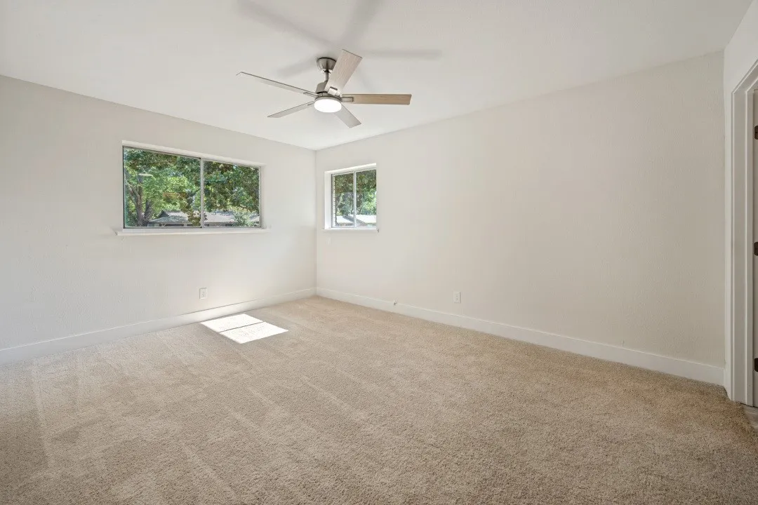 Single Family Residence For Sale in Tarrant County , 6904 Jewell Avenue, Fort Worth, Texas 76112, 3 Bedroom, 2 Bathroom, 2 Garage spaces, 2,199 Sqft, built in 1956, mls#21372023, Real Estate Agent in Fort Worth, Homes For Sale in Tarrant county, Homes For Sale in Fort Worth, Realtor in Fort Worth Texas, Real Estate Brokerage Independent Realty Texas, Luminita Cordes Realtor