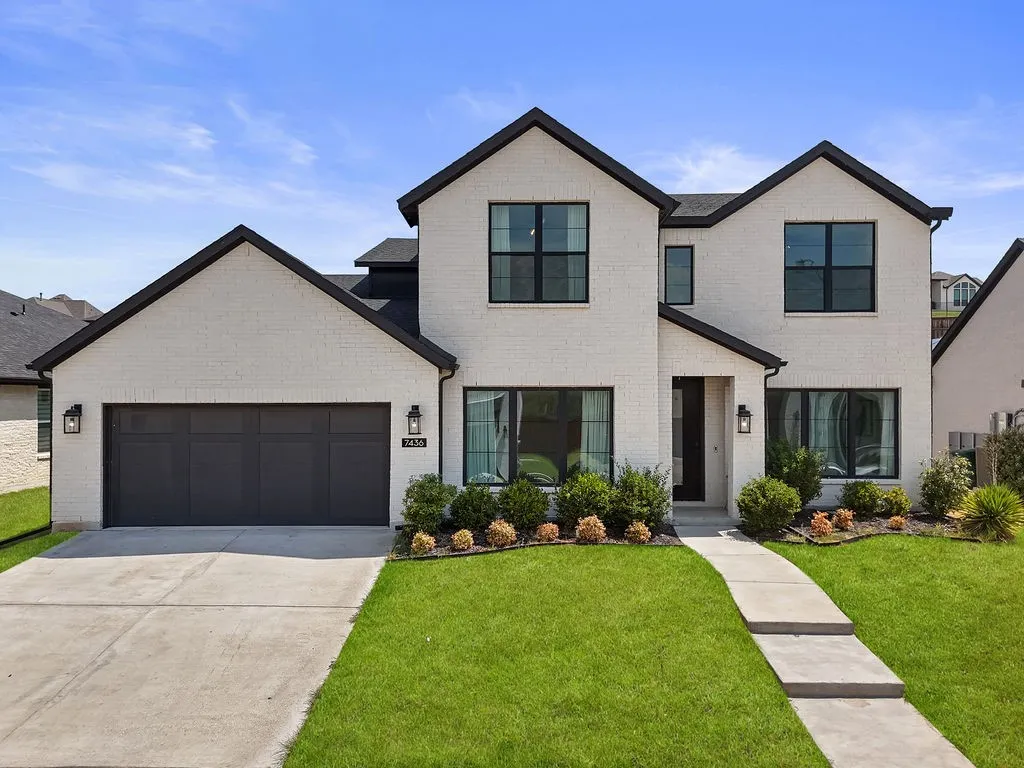 Single Family Residence For Sale in Tarrant County , 7436 Haggard Street, Fort Worth, Texas 76179, 4 Bedroom, 4 Bathroom, 2 Garage spaces, 3,404 Sqft, built in 2021, mls#21372325, Real Estate Agent in Fort Worth, Homes For Sale in Tarrant county, Homes For Sale in Fort Worth, Realtor in Fort Worth Texas, Real Estate Brokerage Independent Realty Texas, Luminita Cordes Realtor