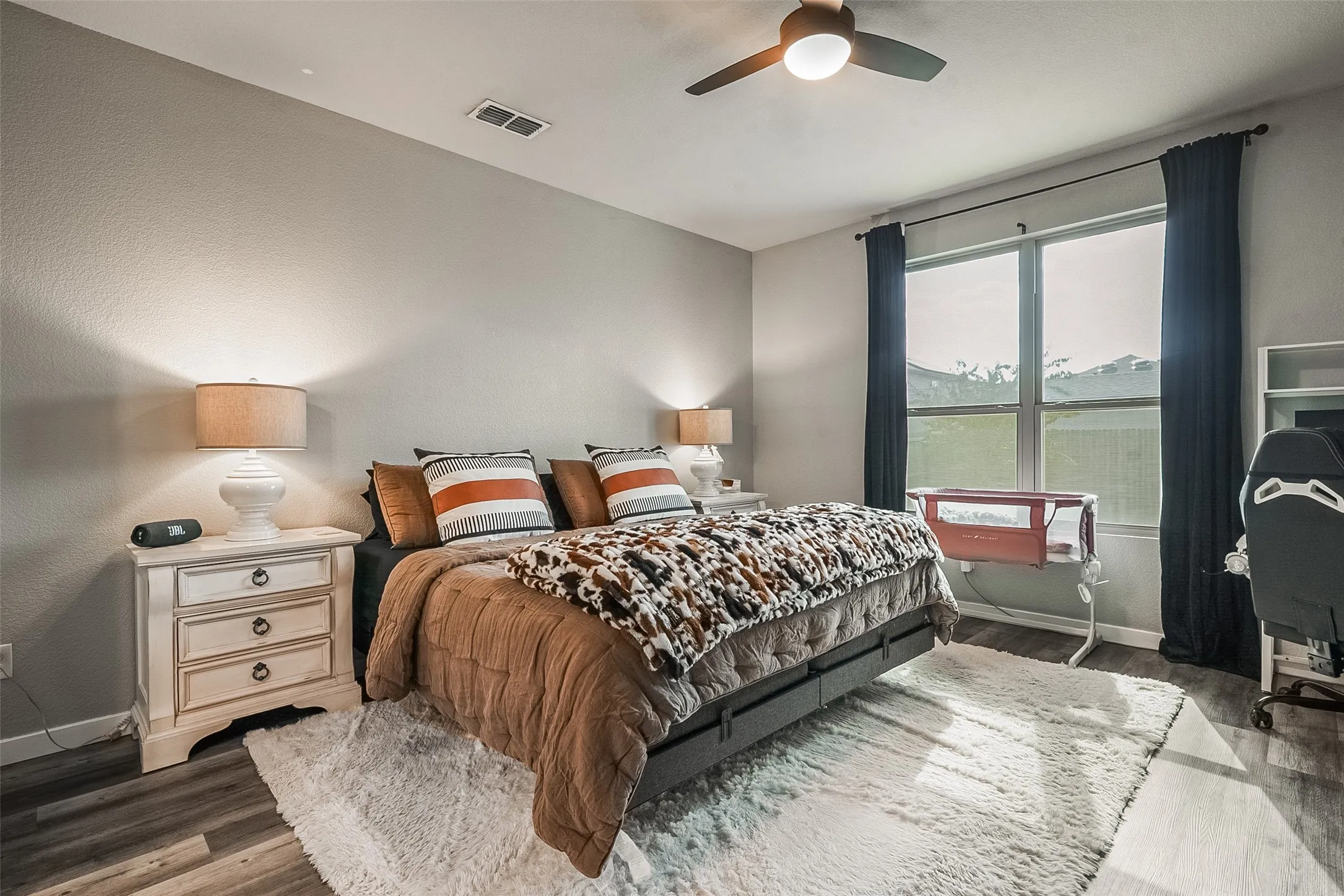 Single Family Residence For Sale in Grayson County , 1048 Waverly Drive, Van Alstyne, Texas 75495, 4 Bedroom, 2 Bathroom, 2 Garage spaces, 1,903 Sqft, built in 2020, mls#21372645, Real Estate Agent in Van Alstyne, Homes For Sale in Grayson county, Homes For Sale in Van Alstyne, Realtor in Van Alstyne Texas, Real Estate Brokerage Independent Realty Texas, Luminita Cordes Realtor
