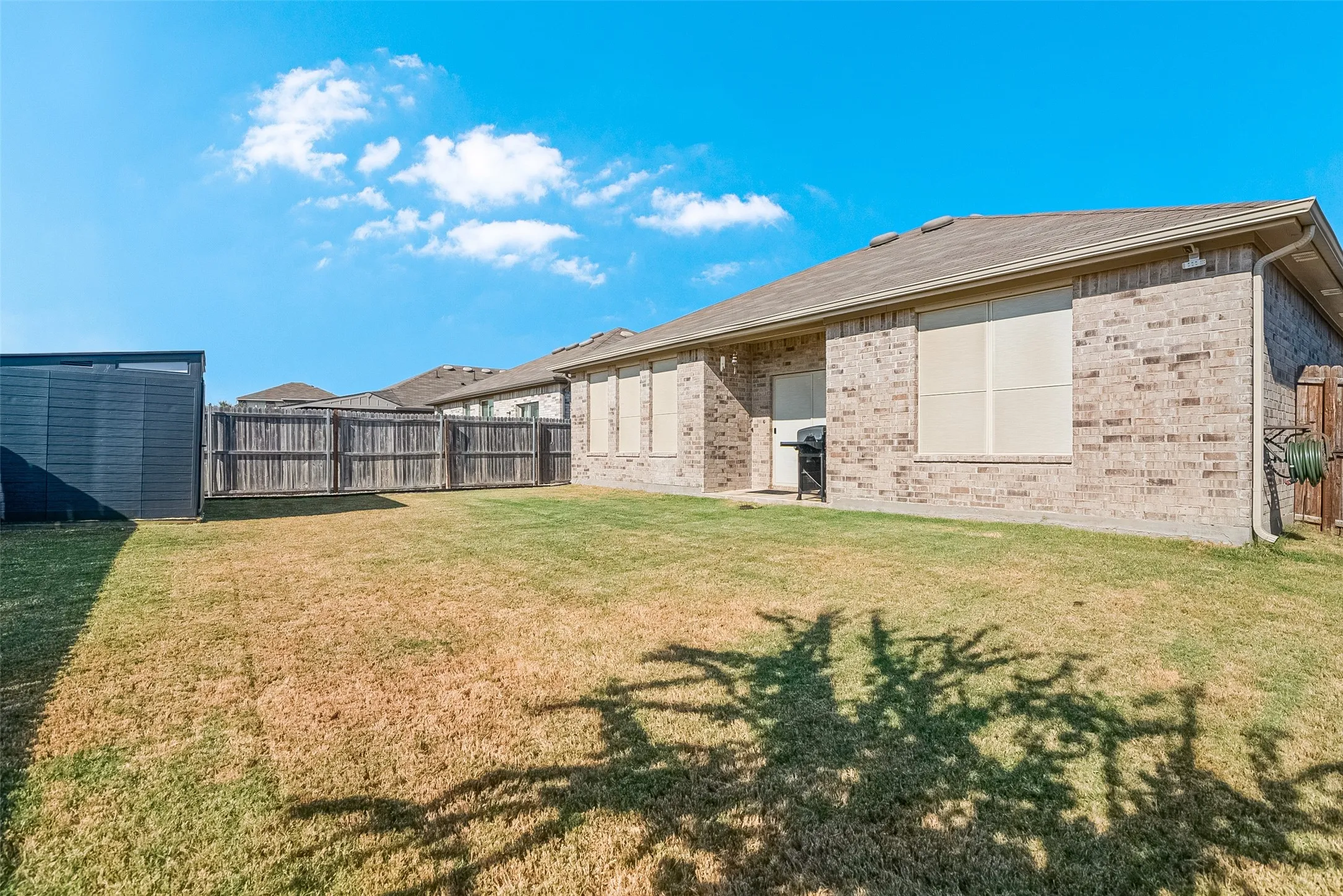 Single Family Residence For Sale in Grayson County , 1048 Waverly Drive, Van Alstyne, Texas 75495, 4 Bedroom, 2 Bathroom, 2 Garage spaces, 1,903 Sqft, built in 2020, mls#21372645, Real Estate Agent in Van Alstyne, Homes For Sale in Grayson county, Homes For Sale in Van Alstyne, Realtor in Van Alstyne Texas, Real Estate Brokerage Independent Realty Texas, Luminita Cordes Realtor