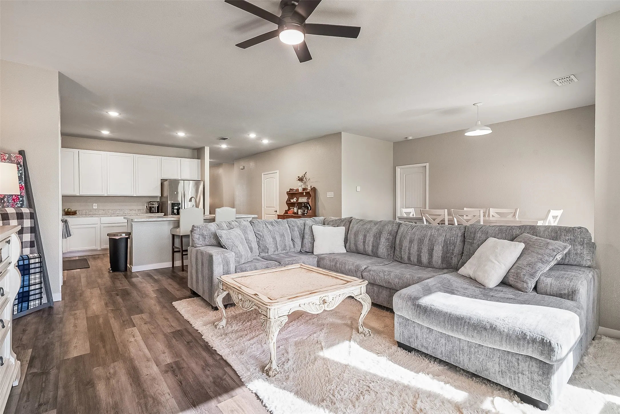 Single Family Residence For Sale in Grayson County , 1048 Waverly Drive, Van Alstyne, Texas 75495, 4 Bedroom, 2 Bathroom, 2 Garage spaces, 1,903 Sqft, built in 2020, mls#21372645, Real Estate Agent in Van Alstyne, Homes For Sale in Grayson county, Homes For Sale in Van Alstyne, Realtor in Van Alstyne Texas, Real Estate Brokerage Independent Realty Texas, Luminita Cordes Realtor