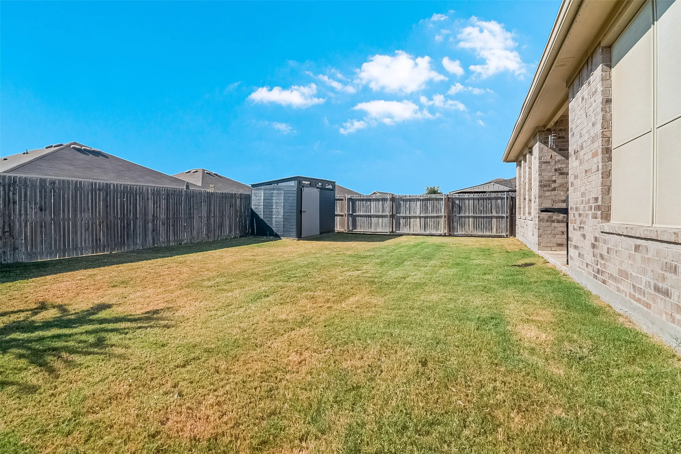 Single Family Residence For Sale in Grayson County , 1048 Waverly Drive, Van Alstyne, Texas 75495, 4 Bedroom, 2 Bathroom, 2 Garage spaces, 1,903 Sqft, built in 2020, mls#21372645, Real Estate Agent in Van Alstyne, Homes For Sale in Grayson county, Homes For Sale in Van Alstyne, Realtor in Van Alstyne Texas, Real Estate Brokerage Independent Realty Texas, Luminita Cordes Realtor