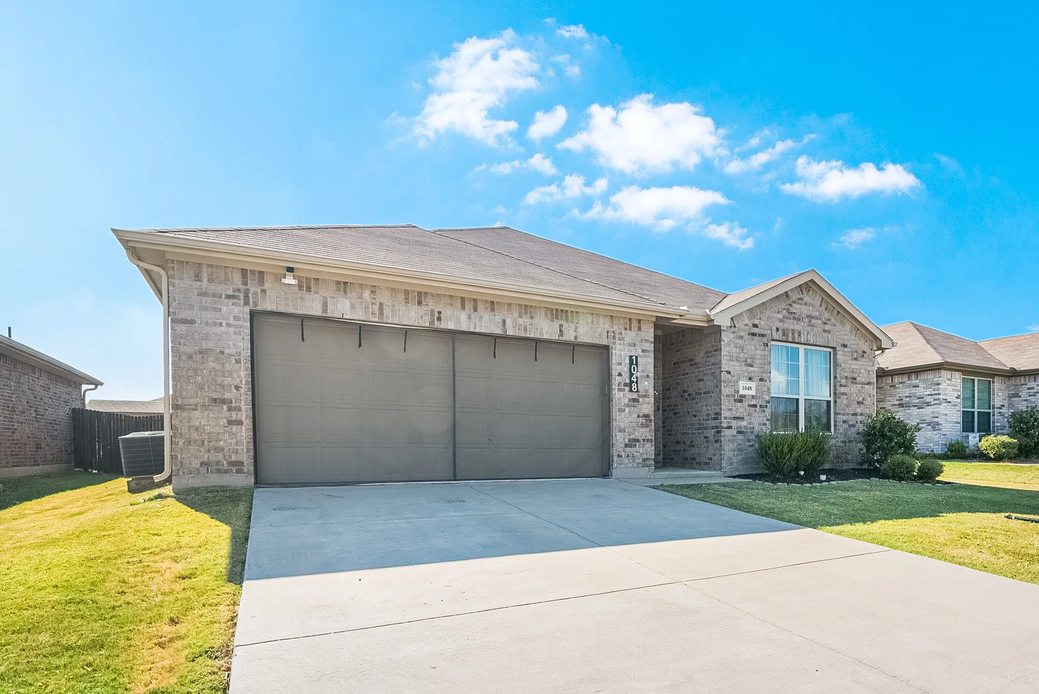 Single Family Residence For Sale in Grayson County , 1048 Waverly Drive, Van Alstyne, Texas 75495, 4 Bedroom, 2 Bathroom, 2 Garage spaces, 1,903 Sqft, built in 2020, mls#21372645, Real Estate Agent in Van Alstyne, Homes For Sale in Grayson county, Homes For Sale in Van Alstyne, Realtor in Van Alstyne Texas, Real Estate Brokerage Independent Realty Texas, Luminita Cordes Realtor