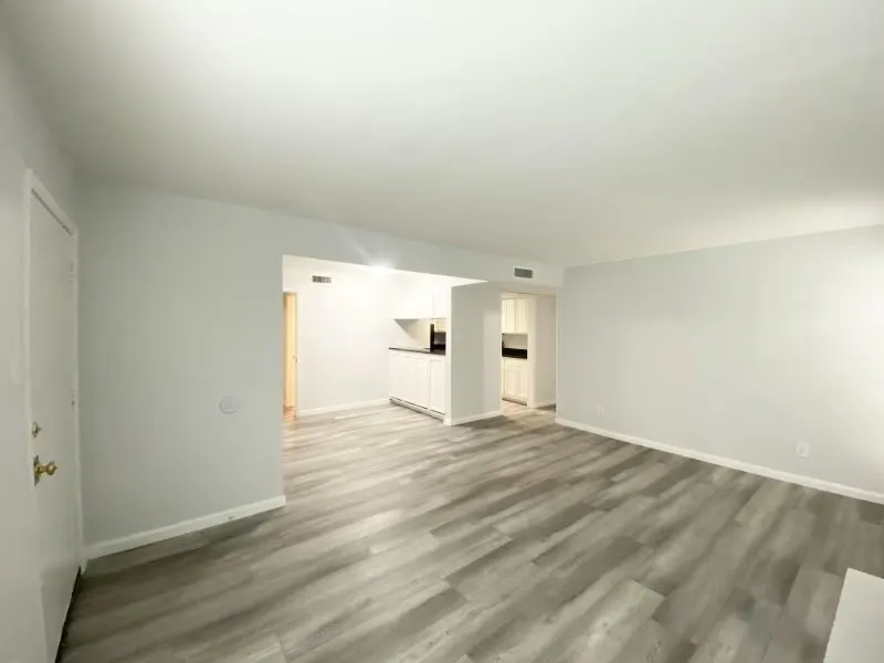 Condominium For Rent in Dallas County , 12816 Midway Road 1049, Dallas, Texas 75244, 2 Bedroom, 2 Bathroom, Garage spaces, 851 Sqft, built in 1970, mls#21372646, Real Estate Agent in Dallas, Homes For Rent in Dallas county, Homes For Rent in Dallas, Realtor in Dallas Texas, Real Estate Brokerage Independent Realty Texas, Luminita Cordes Realtor