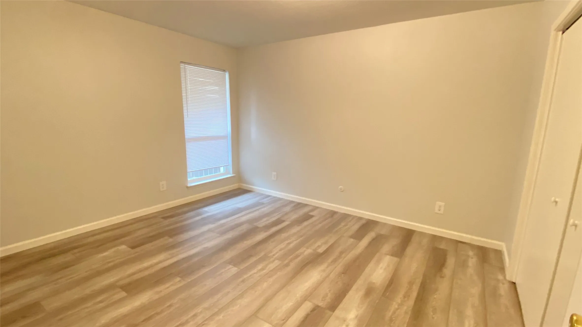 Condominium For Rent in Dallas County , 12816 Midway Road 1049, Dallas, Texas 75244, 2 Bedroom, 2 Bathroom, Garage spaces, 851 Sqft, built in 1970, mls#21372646, Real Estate Agent in Dallas, Homes For Rent in Dallas county, Homes For Rent in Dallas, Realtor in Dallas Texas, Real Estate Brokerage Independent Realty Texas, Luminita Cordes Realtor