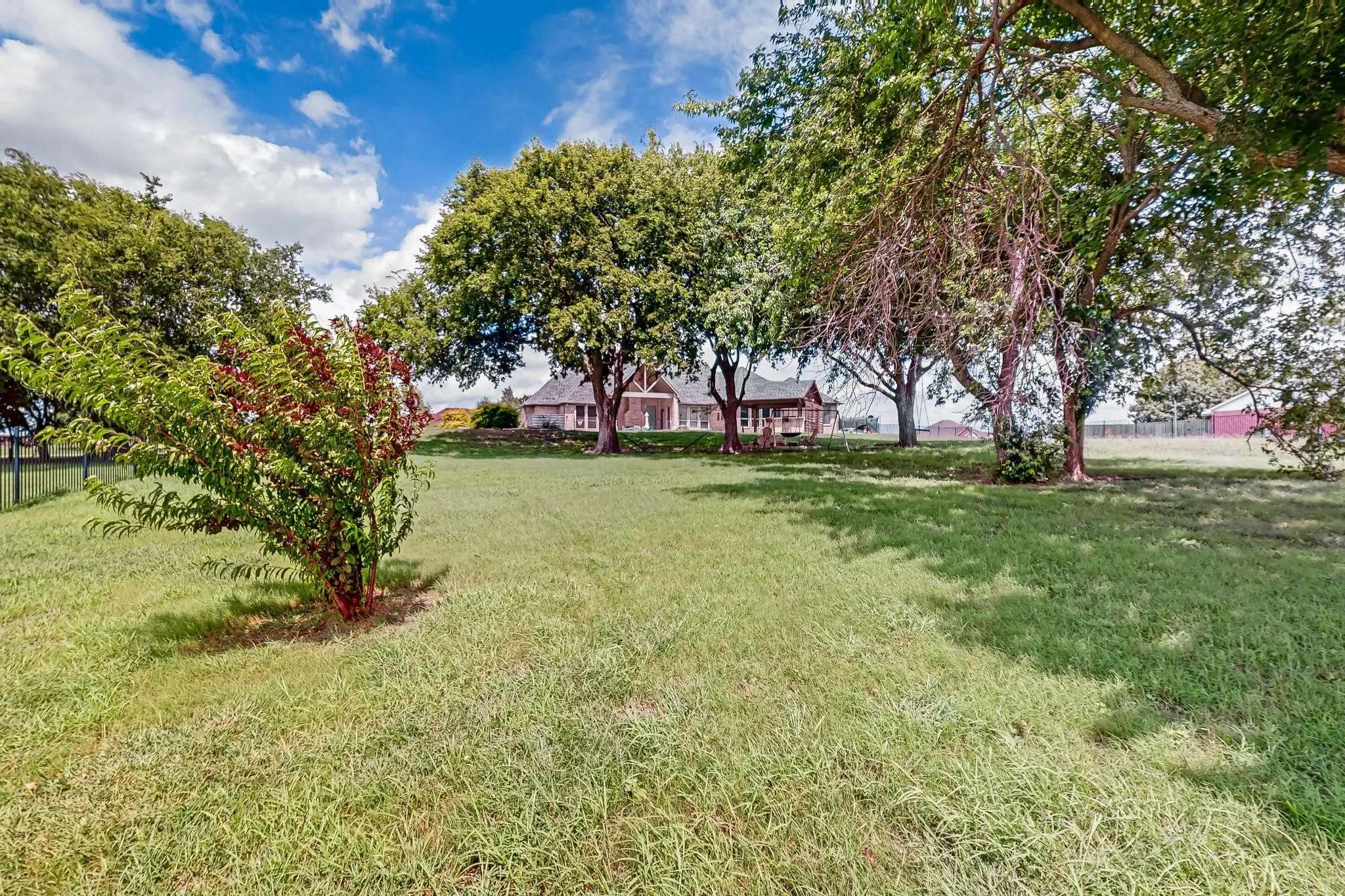Single Family Residence For Sale in Kaufman County , 19121 Shortmeadow, Forney, Texas 75126, 3 Bedroom, 4 Bathroom, 3 Garage spaces, 3,137 Sqft, built in 2016, mls#21372253, Real Estate Agent in Forney, Homes For Sale in Kaufman county, Homes For Sale in Forney, Realtor in Forney Texas, Real Estate Brokerage Independent Realty Texas, Luminita Cordes Realtor