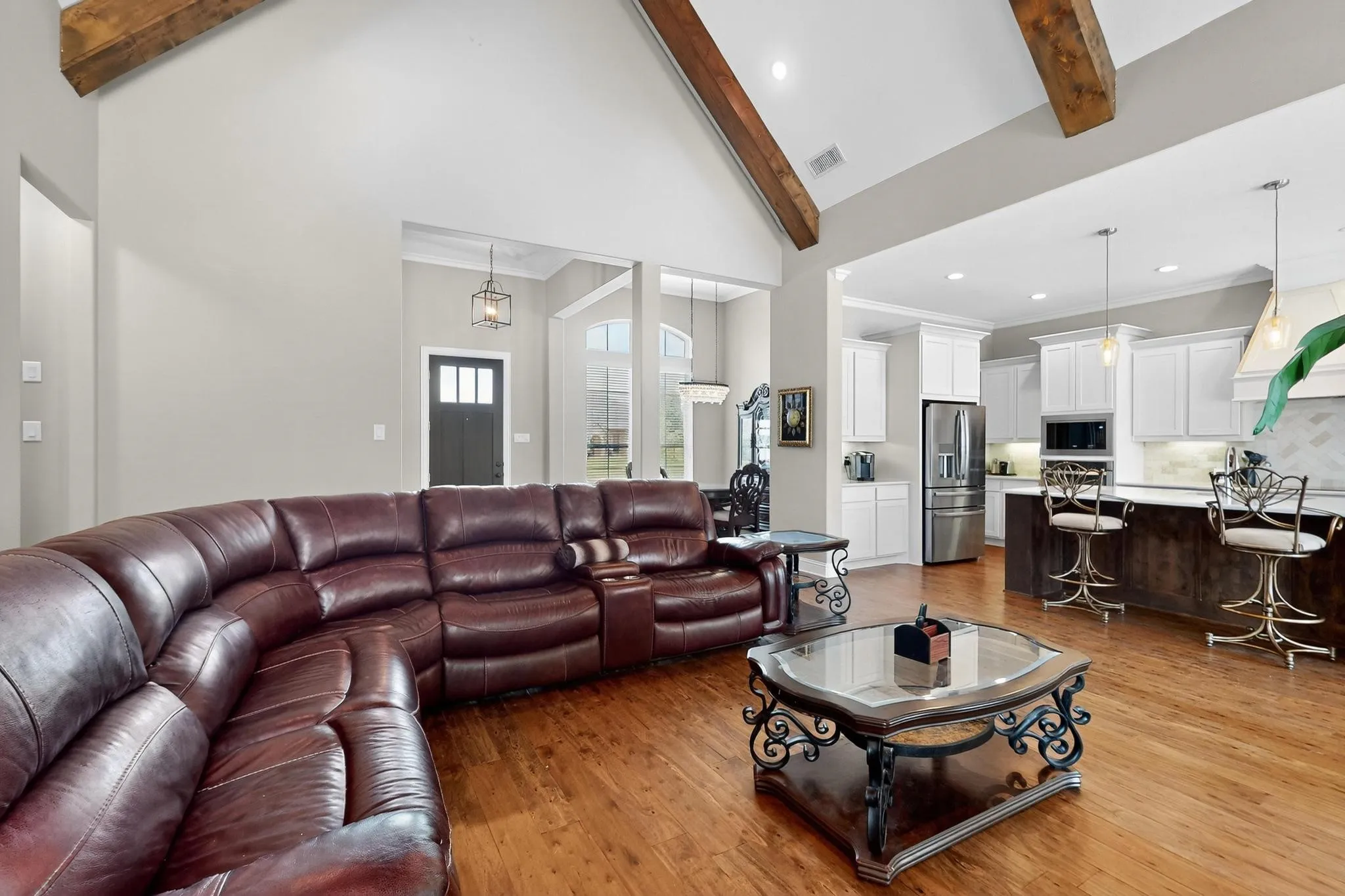Single Family Residence For Sale in Kaufman County , 19121 Shortmeadow, Forney, Texas 75126, 3 Bedroom, 4 Bathroom, 3 Garage spaces, 3,137 Sqft, built in 2016, mls#21372253, Real Estate Agent in Forney, Homes For Sale in Kaufman county, Homes For Sale in Forney, Realtor in Forney Texas, Real Estate Brokerage Independent Realty Texas, Luminita Cordes Realtor