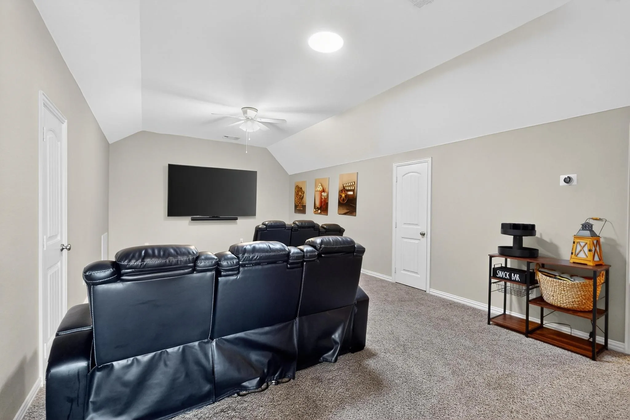 Single Family Residence For Sale in Kaufman County , 19121 Shortmeadow, Forney, Texas 75126, 3 Bedroom, 4 Bathroom, 3 Garage spaces, 3,137 Sqft, built in 2016, mls#21372253, Real Estate Agent in Forney, Homes For Sale in Kaufman county, Homes For Sale in Forney, Realtor in Forney Texas, Real Estate Brokerage Independent Realty Texas, Luminita Cordes Realtor