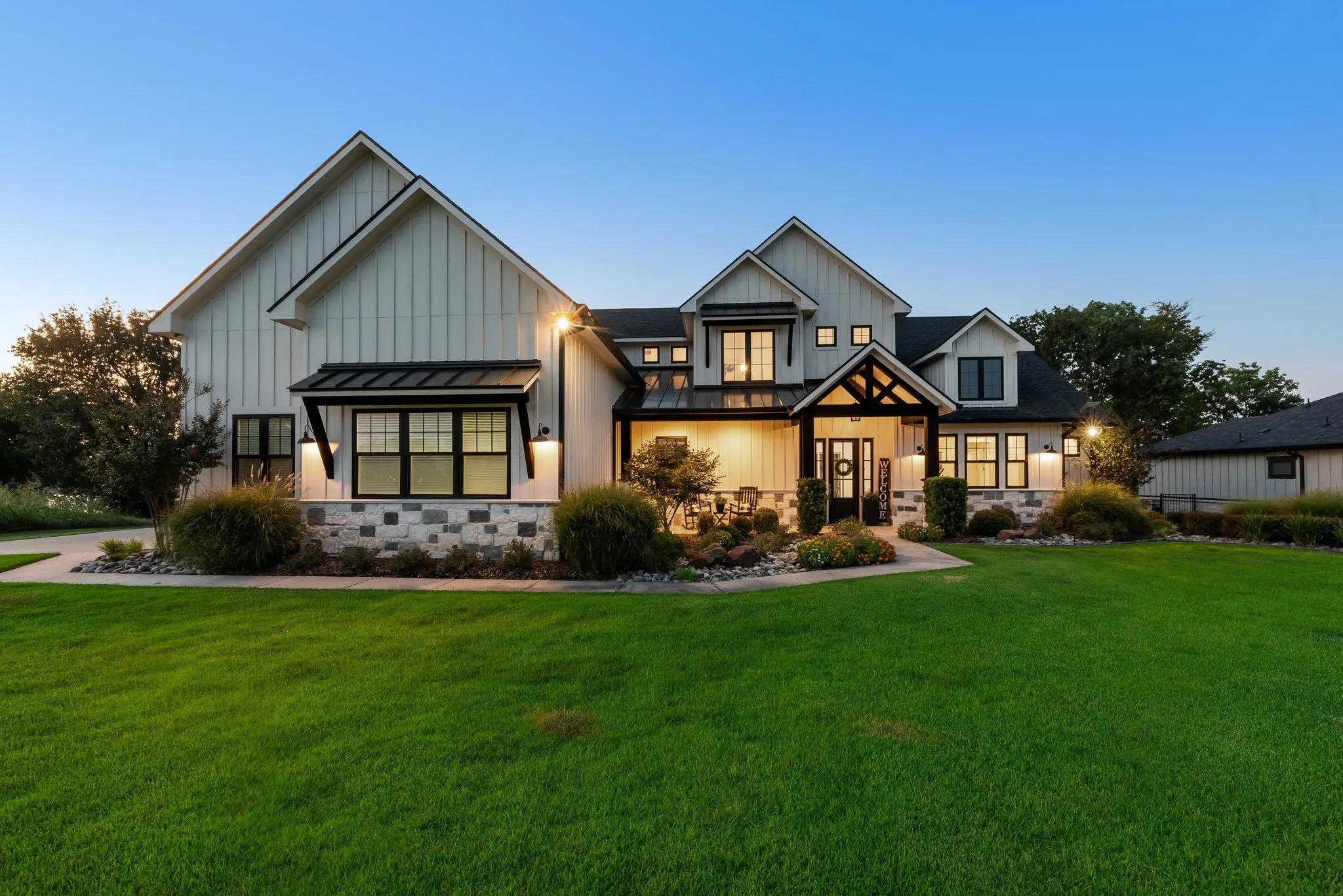 Single Family Residence For Sale in Navarro County , 1121 The Shores Drive, Corsicana, Texas 75109, 4 Bedroom, 4 Bathroom, 3 Garage spaces, 3,677 Sqft, built in 2021, mls#21370795, Real Estate Agent in Corsicana, Homes For Sale in Navarro county, Homes For Sale in Corsicana, Realtor in Corsicana Texas, Real Estate Brokerage Independent Realty Texas, Luminita Cordes Realtor