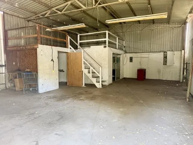 Industrial For Sale in Hunt County , 1104 Oneal Street, Commerce, Texas 75428, 0, 0, Garage spaces, 0 Sqft, built in 1980, mls#21372637, Real Estate Agent in Commerce, Homes For Sale in Hunt county, Homes For Sale in Commerce, Realtor in Commerce Texas, Real Estate Brokerage Independent Realty Texas, Luminita Cordes Realtor