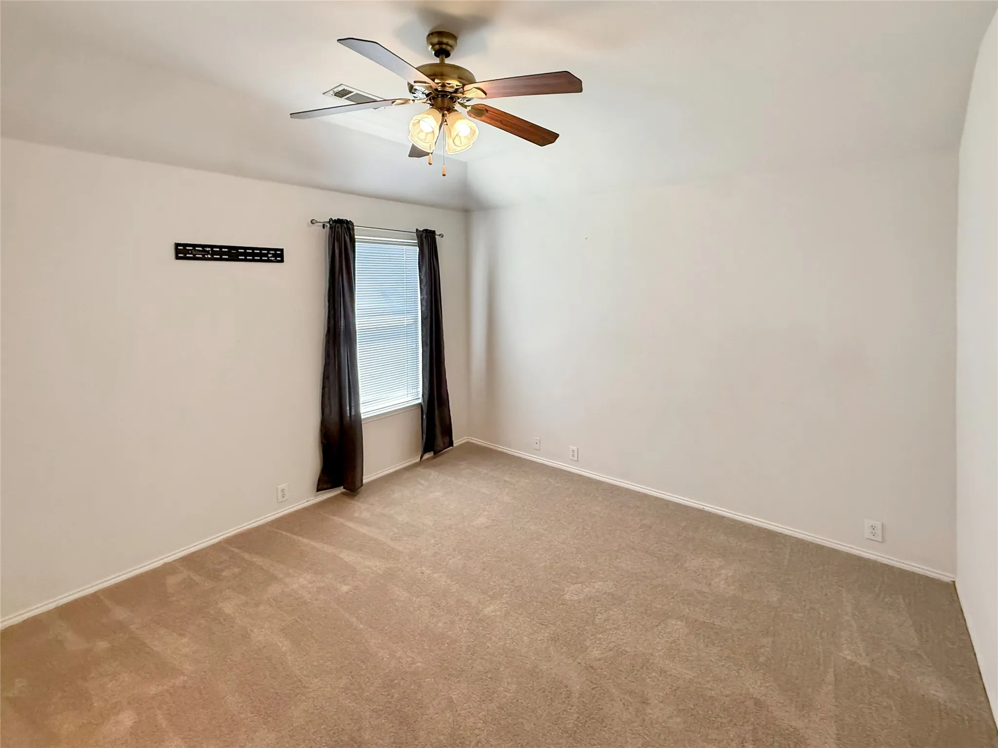 Single Family Residence For Rent in Tarrant County , 1740 Hidden Brook Drive, Grand Prairie, Texas 75050, 4 Bedroom, 3 Bathroom, 2 Garage spaces, 2,582 Sqft, built in 2005, mls#21372636, Real Estate Agent in Grand Prairie, Homes For Rent in Tarrant county, Homes For Rent in Grand Prairie, Realtor in Grand Prairie Texas, Real Estate Brokerage Independent Realty Texas, Luminita Cordes Realtor