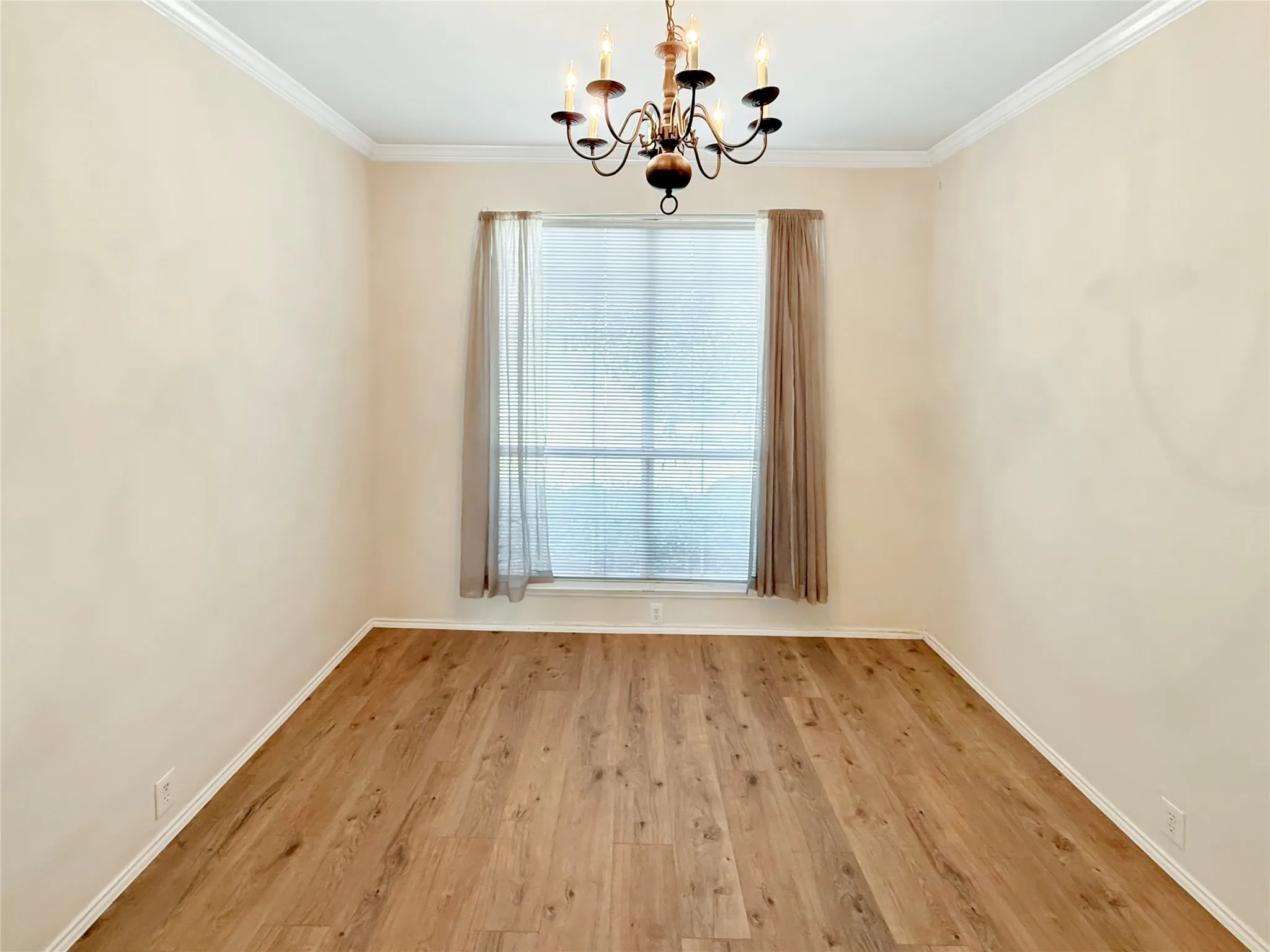Single Family Residence For Rent in Tarrant County , 1740 Hidden Brook Drive, Grand Prairie, Texas 75050, 4 Bedroom, 3 Bathroom, 2 Garage spaces, 2,582 Sqft, built in 2005, mls#21372636, Real Estate Agent in Grand Prairie, Homes For Rent in Tarrant county, Homes For Rent in Grand Prairie, Realtor in Grand Prairie Texas, Real Estate Brokerage Independent Realty Texas, Luminita Cordes Realtor