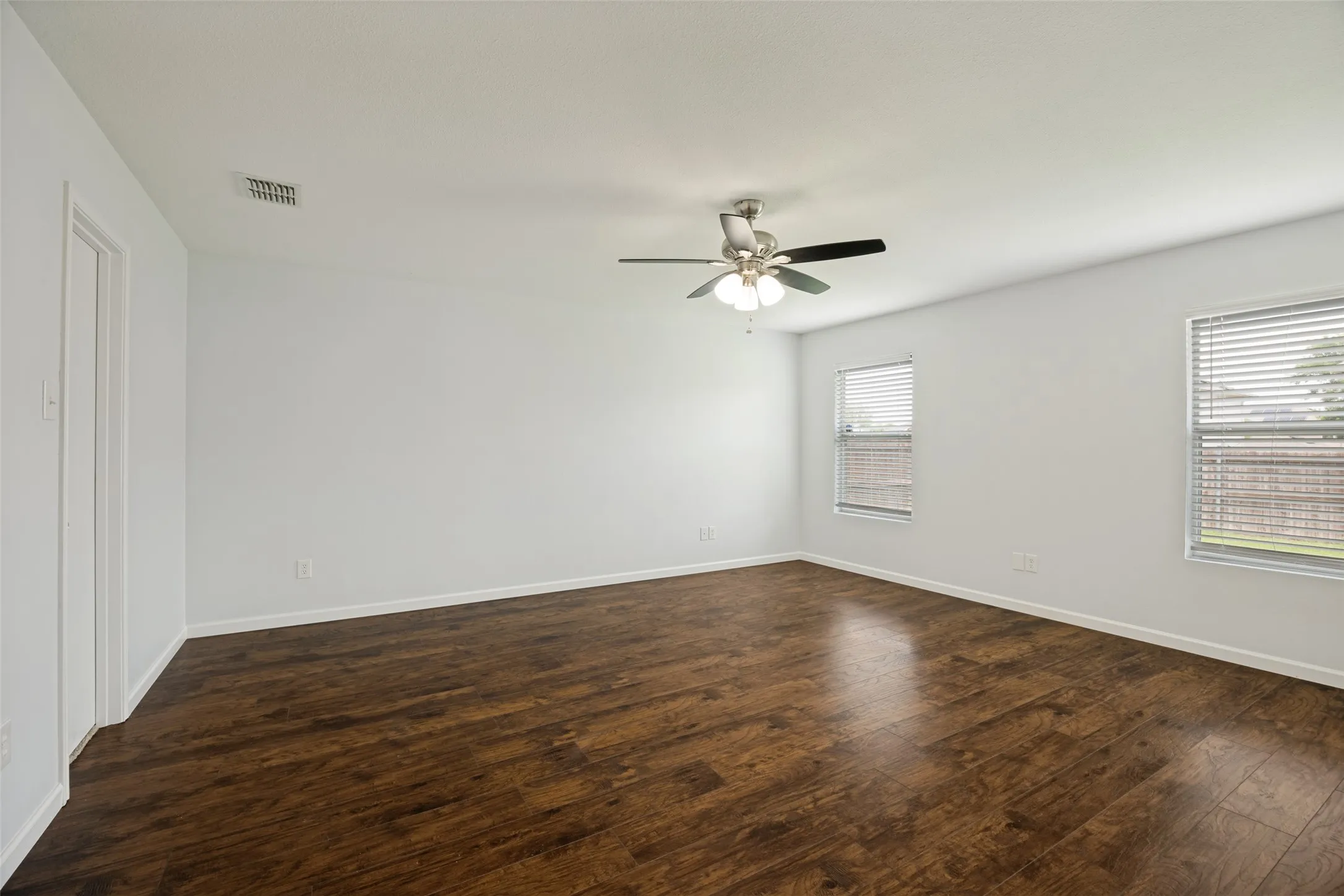 Single Family Residence For Sale in Collin County , 708 Claiborn Lane, Wylie, Texas 75098, 3 Bedroom, 2 Bathroom, 2 Garage spaces, 1,687 Sqft, built in 2002, mls#21372651, Real Estate Agent in Wylie, Homes For Sale in Collin county, Homes For Sale in Wylie, Realtor in Wylie Texas, Real Estate Brokerage Independent Realty Texas, Luminita Cordes Realtor