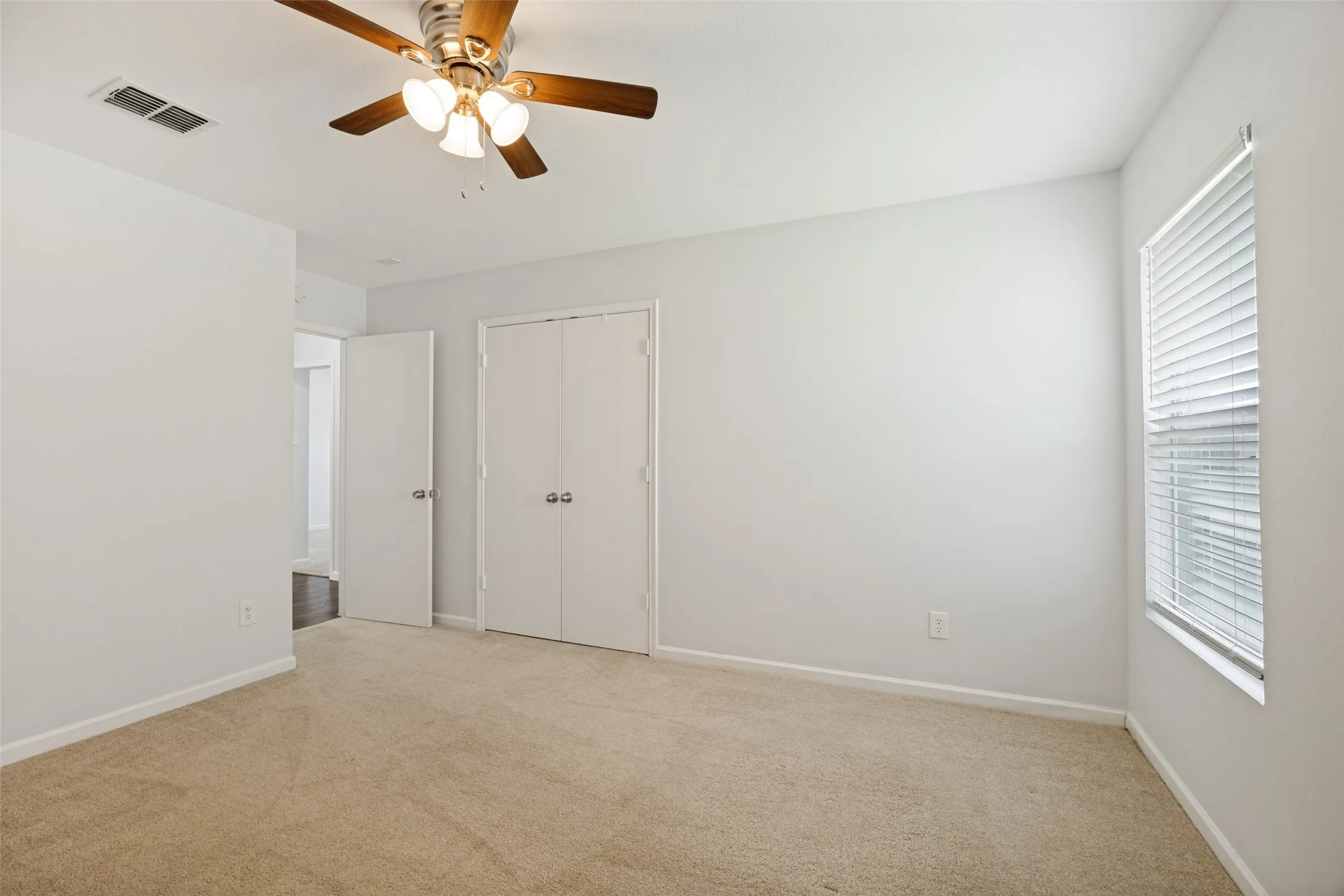 Single Family Residence For Sale in Collin County , 708 Claiborn Lane, Wylie, Texas 75098, 3 Bedroom, 2 Bathroom, 2 Garage spaces, 1,687 Sqft, built in 2002, mls#21372651, Real Estate Agent in Wylie, Homes For Sale in Collin county, Homes For Sale in Wylie, Realtor in Wylie Texas, Real Estate Brokerage Independent Realty Texas, Luminita Cordes Realtor