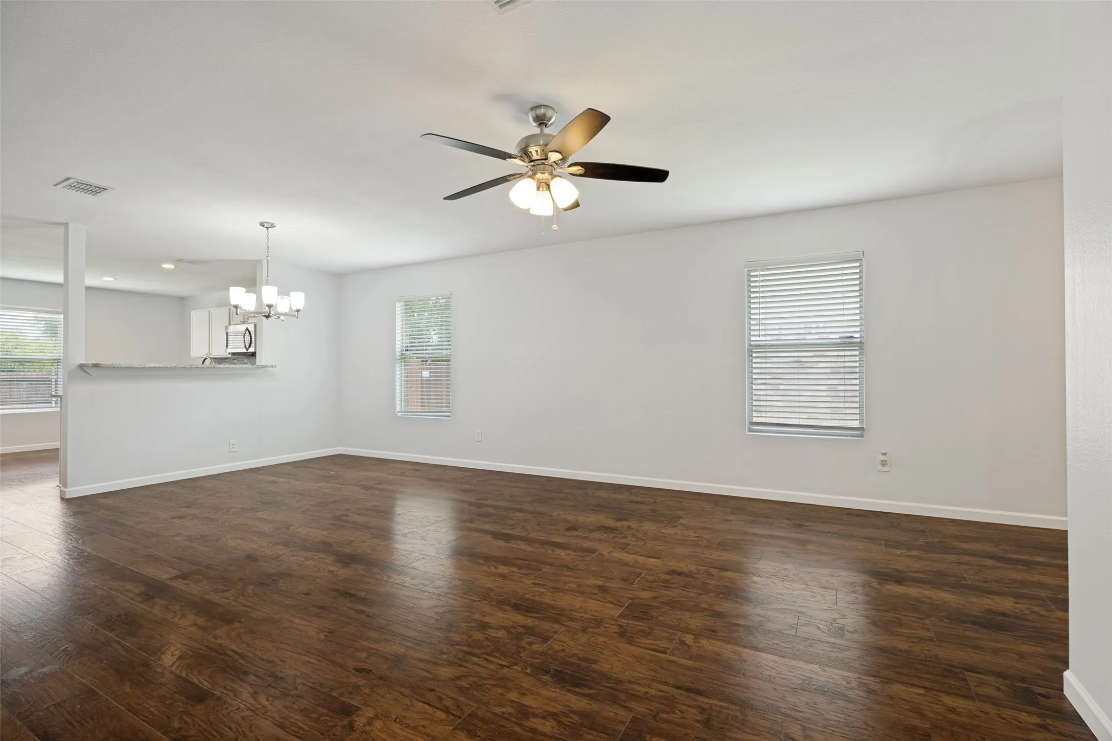 Single Family Residence For Sale in Collin County , 708 Claiborn Lane, Wylie, Texas 75098, 3 Bedroom, 2 Bathroom, 2 Garage spaces, 1,687 Sqft, built in 2002, mls#21372651, Real Estate Agent in Wylie, Homes For Sale in Collin county, Homes For Sale in Wylie, Realtor in Wylie Texas, Real Estate Brokerage Independent Realty Texas, Luminita Cordes Realtor
