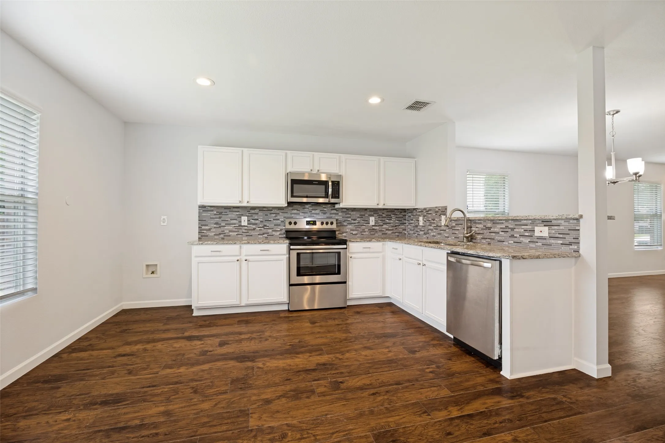 Single Family Residence For Sale in Collin County , 708 Claiborn Lane, Wylie, Texas 75098, 3 Bedroom, 2 Bathroom, 2 Garage spaces, 1,687 Sqft, built in 2002, mls#21372651, Real Estate Agent in Wylie, Homes For Sale in Collin county, Homes For Sale in Wylie, Realtor in Wylie Texas, Real Estate Brokerage Independent Realty Texas, Luminita Cordes Realtor
