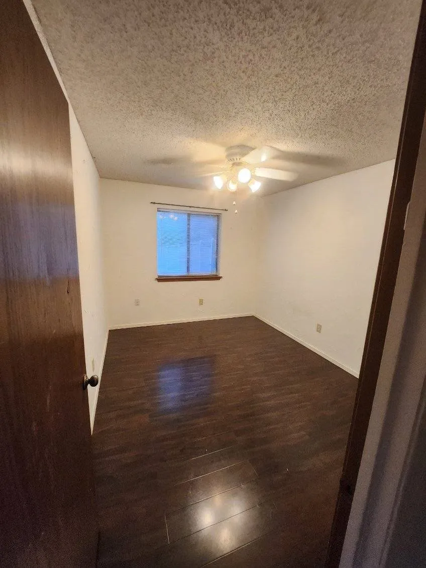 Single Family Residence For Rent in Dallas County , 2517 Hollydale Drive, Garland, Texas 75044, 3 Bedroom, 2 Bathroom, 2 Garage spaces, 1,562 Sqft, built in 1983, mls#21372652, Real Estate Agent in Garland, Homes For Rent in Dallas county, Homes For Rent in Garland, Realtor in Garland Texas, Real Estate Brokerage Independent Realty Texas, Luminita Cordes Realtor