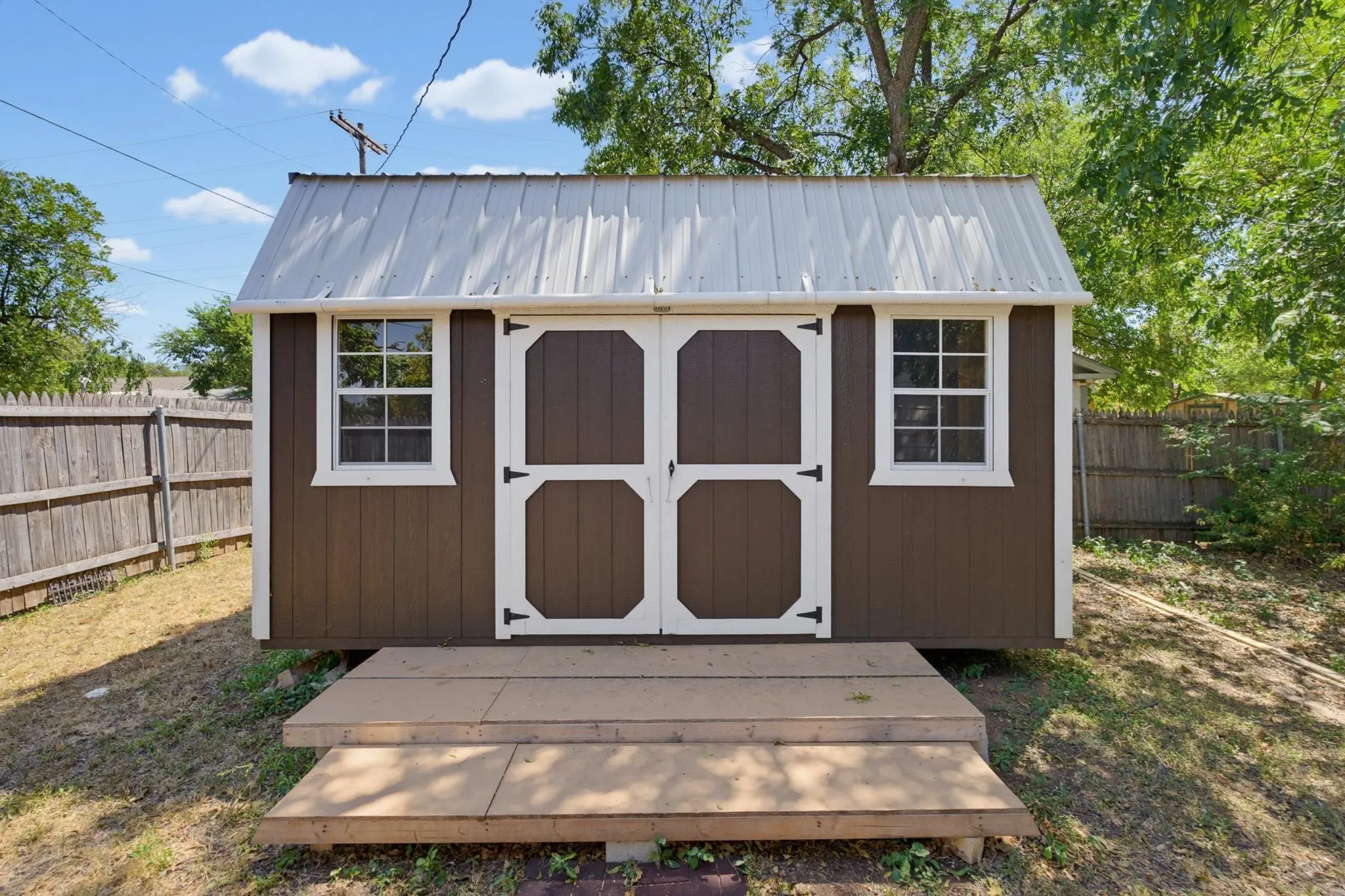 Single Family Residence For Sale in Taylor County , 2301 S 6th Street, Abilene, Texas 79605, 2 Bedroom, 2 Bathroom, Garage spaces, 1,551 Sqft, built in 1942, mls#21372632, Real Estate Agent in Abilene, Homes For Sale in Taylor county, Homes For Sale in Abilene, Realtor in Abilene Texas, Real Estate Brokerage Independent Realty Texas, Luminita Cordes Realtor