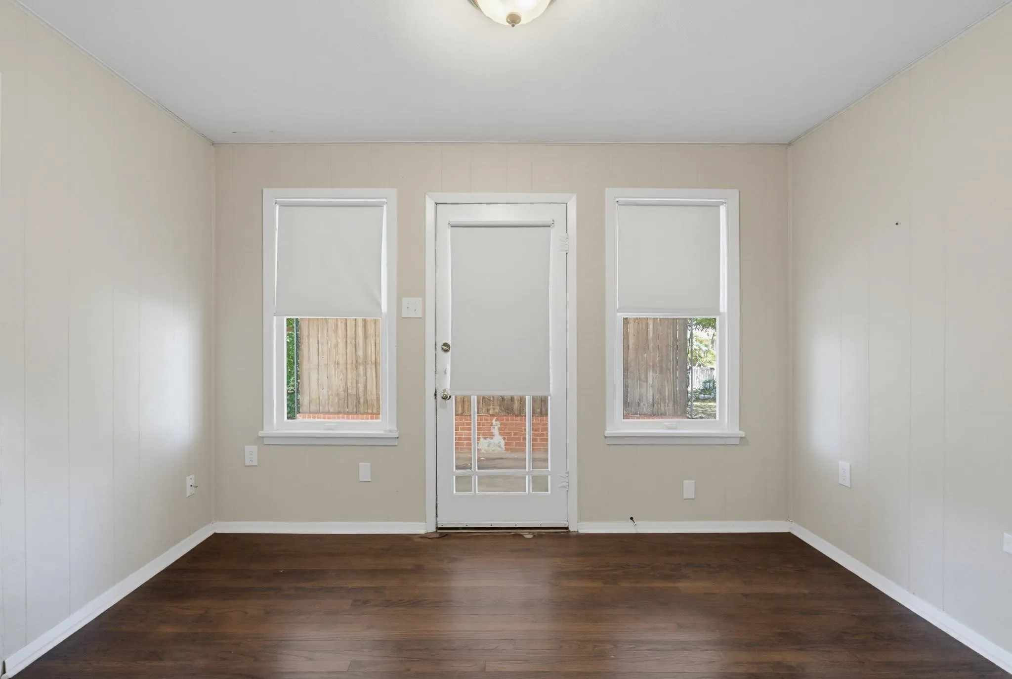 Single Family Residence For Sale in Taylor County , 2301 S 6th Street, Abilene, Texas 79605, 2 Bedroom, 2 Bathroom, Garage spaces, 1,551 Sqft, built in 1942, mls#21372632, Real Estate Agent in Abilene, Homes For Sale in Taylor county, Homes For Sale in Abilene, Realtor in Abilene Texas, Real Estate Brokerage Independent Realty Texas, Luminita Cordes Realtor