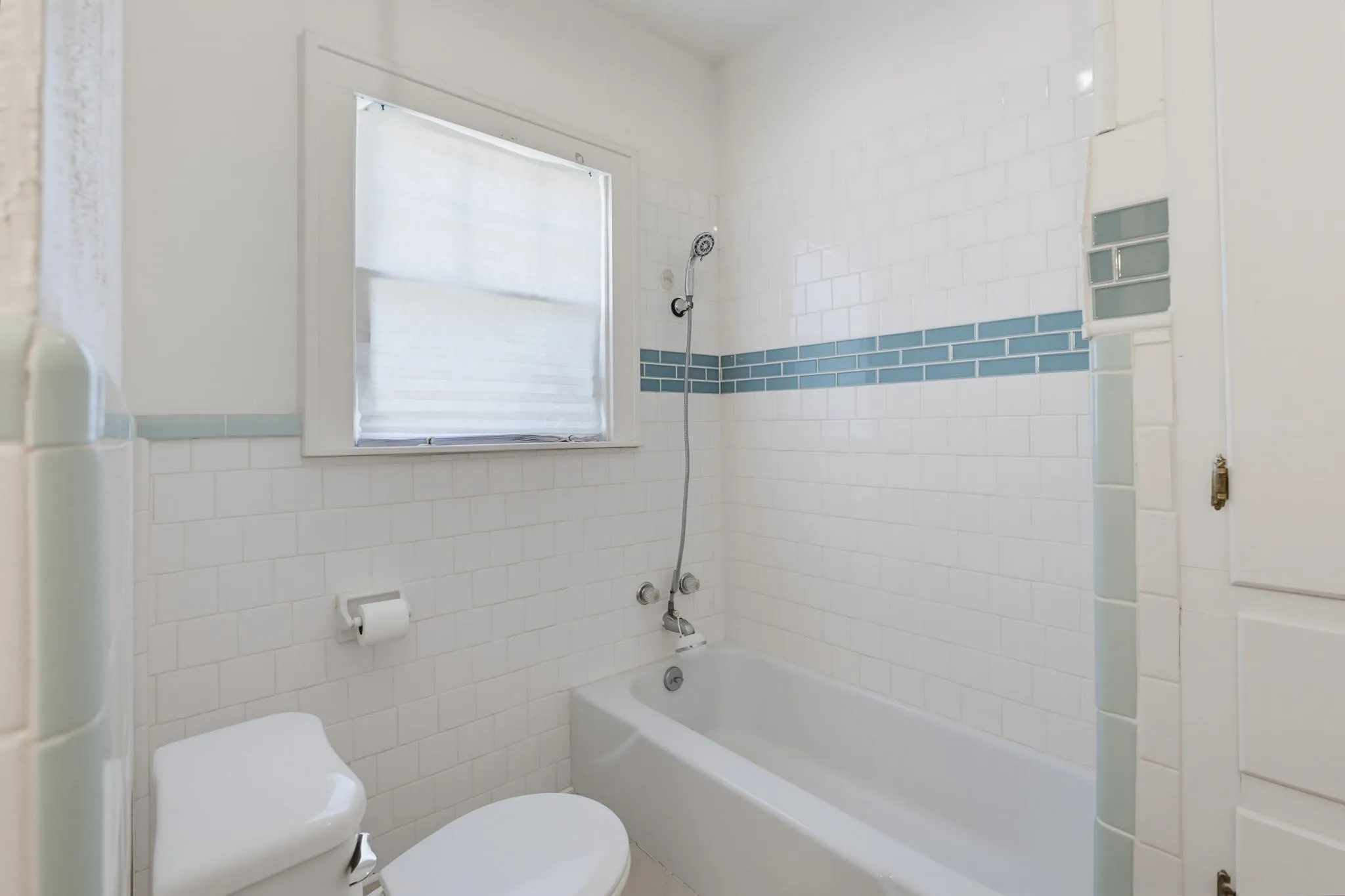 Single Family Residence For Sale in Taylor County , 2301 S 6th Street, Abilene, Texas 79605, 2 Bedroom, 2 Bathroom, Garage spaces, 1,551 Sqft, built in 1942, mls#21372632, Real Estate Agent in Abilene, Homes For Sale in Taylor county, Homes For Sale in Abilene, Realtor in Abilene Texas, Real Estate Brokerage Independent Realty Texas, Luminita Cordes Realtor