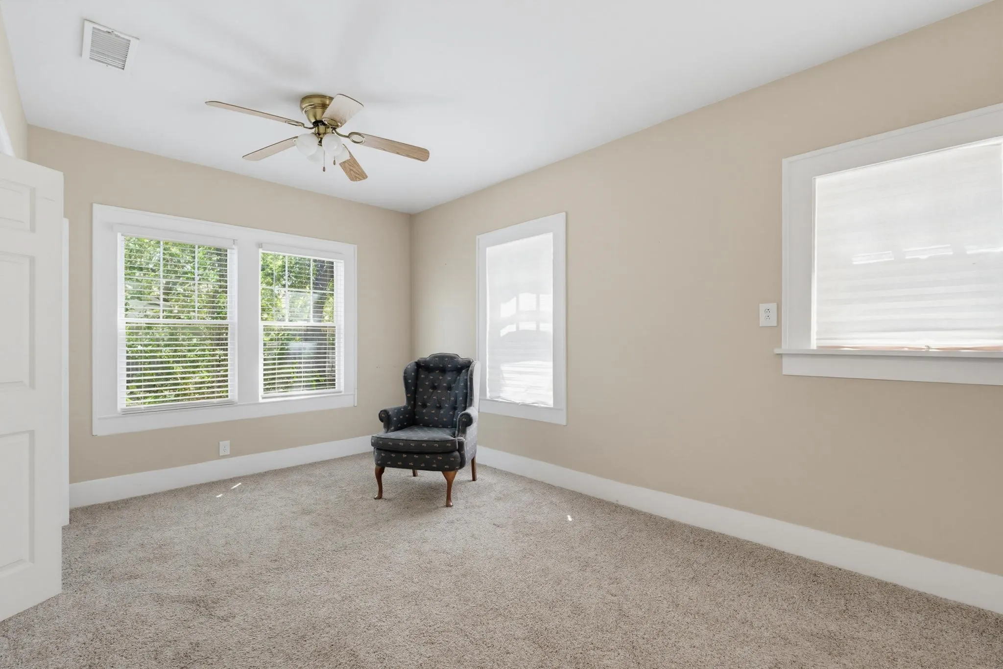 Single Family Residence For Sale in Taylor County , 2301 S 6th Street, Abilene, Texas 79605, 2 Bedroom, 2 Bathroom, Garage spaces, 1,551 Sqft, built in 1942, mls#21372632, Real Estate Agent in Abilene, Homes For Sale in Taylor county, Homes For Sale in Abilene, Realtor in Abilene Texas, Real Estate Brokerage Independent Realty Texas, Luminita Cordes Realtor
