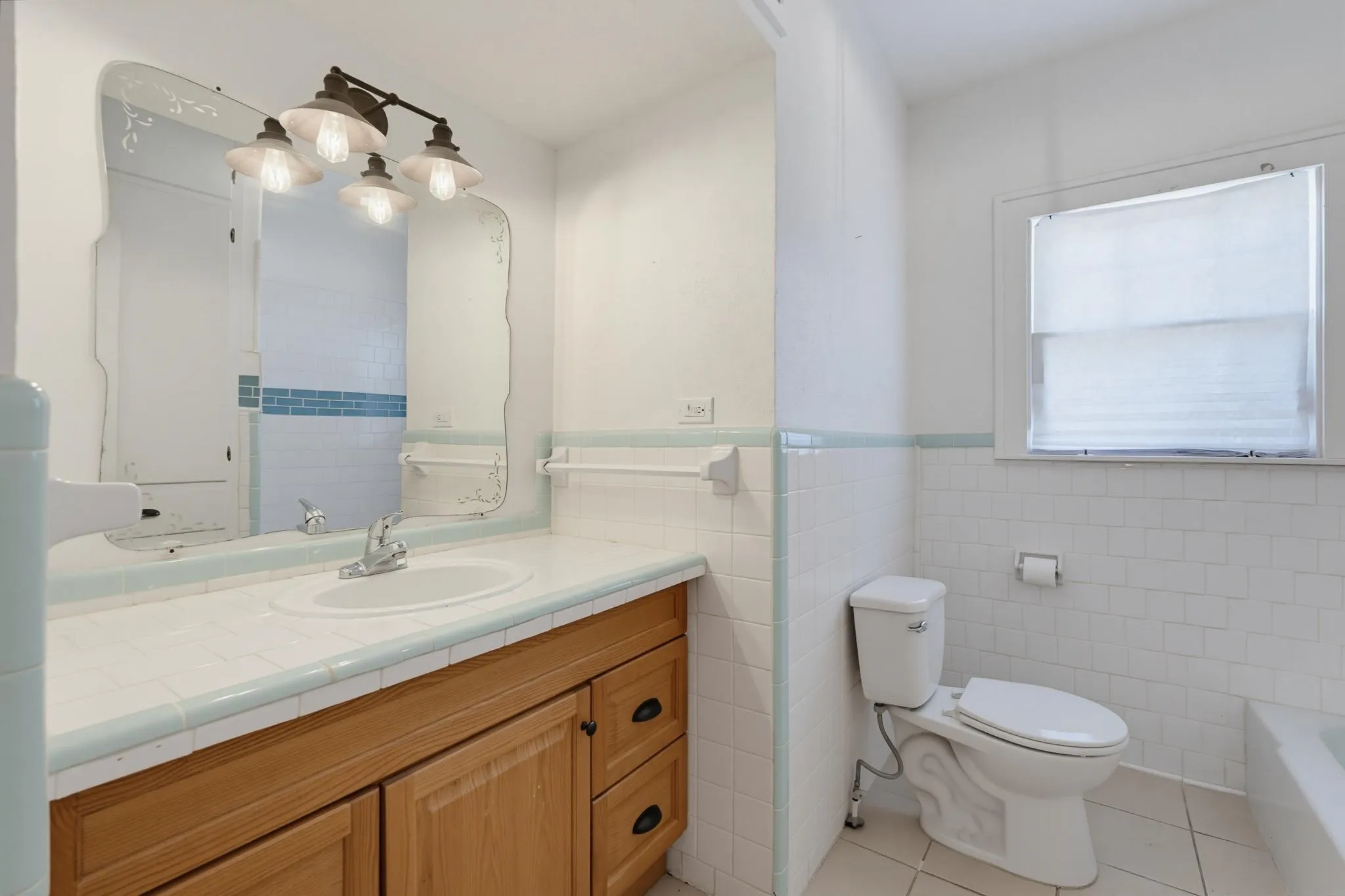 Single Family Residence For Sale in Taylor County , 2301 S 6th Street, Abilene, Texas 79605, 2 Bedroom, 2 Bathroom, Garage spaces, 1,551 Sqft, built in 1942, mls#21372632, Real Estate Agent in Abilene, Homes For Sale in Taylor county, Homes For Sale in Abilene, Realtor in Abilene Texas, Real Estate Brokerage Independent Realty Texas, Luminita Cordes Realtor