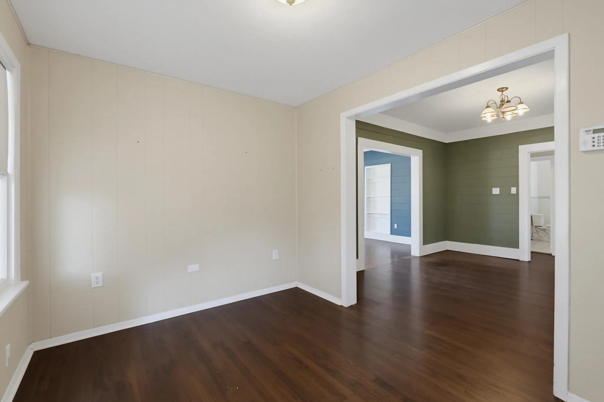 Single Family Residence For Sale in Taylor County , 2301 S 6th Street, Abilene, Texas 79605, 2 Bedroom, 2 Bathroom, Garage spaces, 1,551 Sqft, built in 1942, mls#21372632, Real Estate Agent in Abilene, Homes For Sale in Taylor county, Homes For Sale in Abilene, Realtor in Abilene Texas, Real Estate Brokerage Independent Realty Texas, Luminita Cordes Realtor