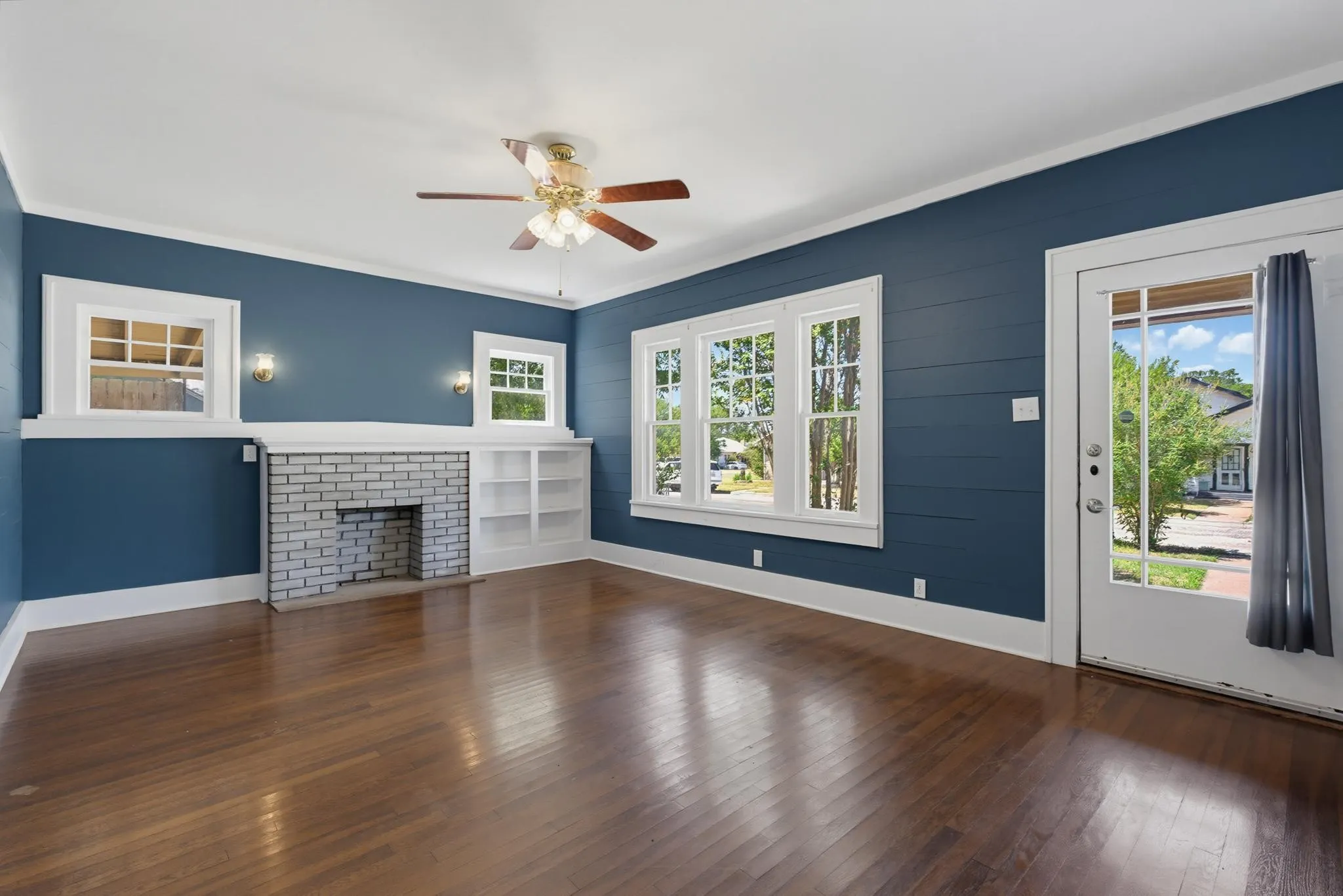 Single Family Residence For Sale in Taylor County , 2301 S 6th Street, Abilene, Texas 79605, 2 Bedroom, 2 Bathroom, Garage spaces, 1,551 Sqft, built in 1942, mls#21372632, Real Estate Agent in Abilene, Homes For Sale in Taylor county, Homes For Sale in Abilene, Realtor in Abilene Texas, Real Estate Brokerage Independent Realty Texas, Luminita Cordes Realtor