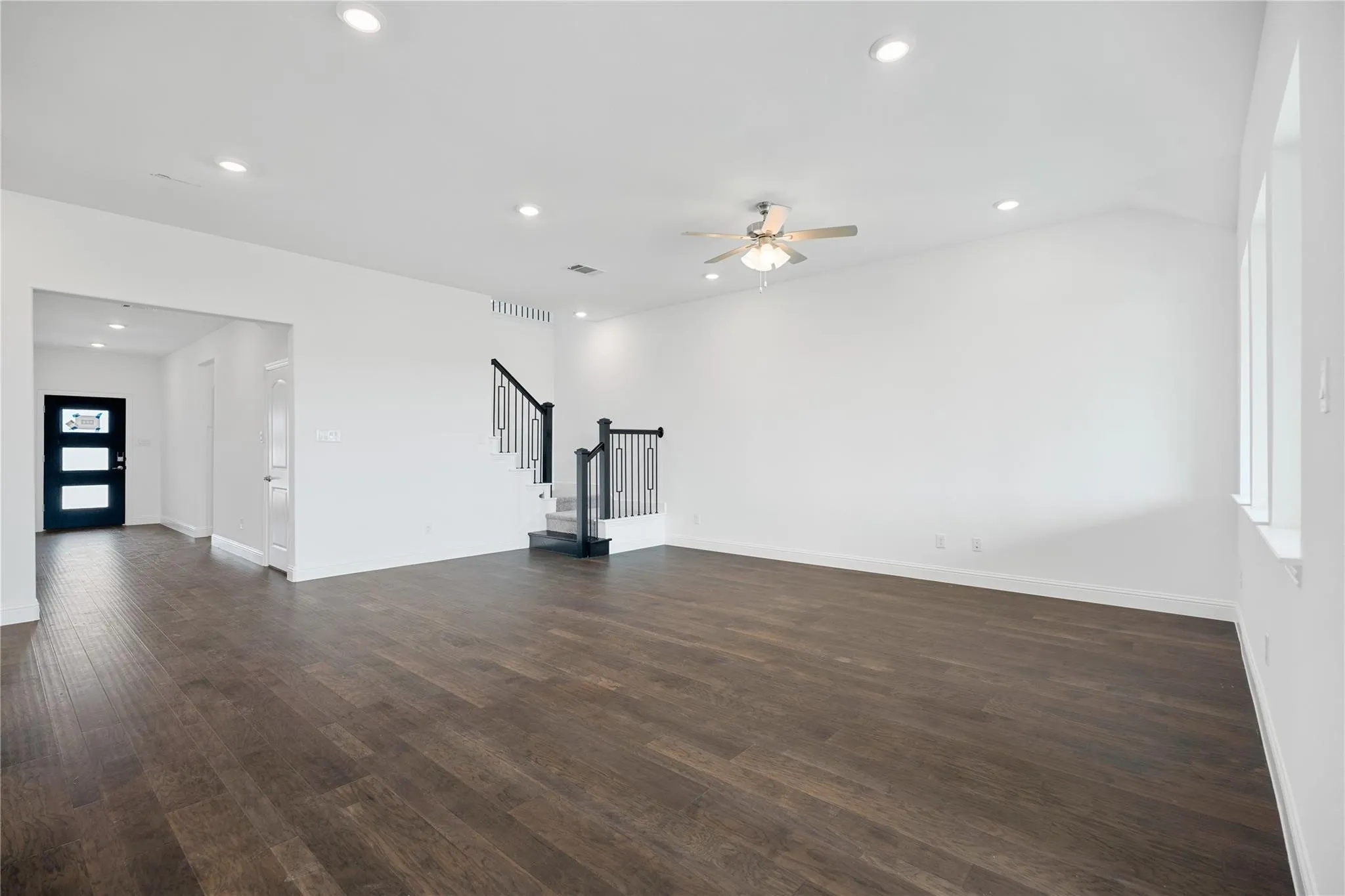 Single Family Residence For Rent in Collin County , 2111 Sandpiper Way, Princeton, Texas 75407, 5 Bedroom, 3 Bathroom, 2 Garage spaces, 2,847 Sqft, built in 2024, mls#21372630, Real Estate Agent in Princeton, Homes For Rent in Collin county, Homes For Rent in Princeton, Realtor in Princeton Texas, Real Estate Brokerage Independent Realty Texas, Luminita Cordes Realtor