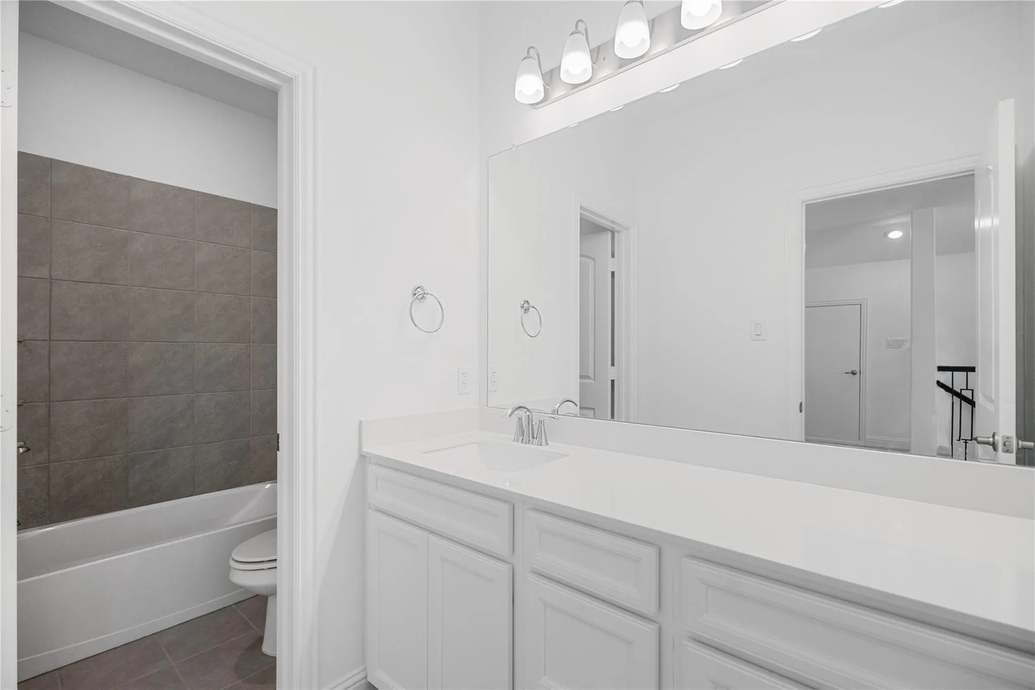Single Family Residence For Rent in Collin County , 2111 Sandpiper Way, Princeton, Texas 75407, 5 Bedroom, 3 Bathroom, 2 Garage spaces, 2,847 Sqft, built in 2024, mls#21372630, Real Estate Agent in Princeton, Homes For Rent in Collin county, Homes For Rent in Princeton, Realtor in Princeton Texas, Real Estate Brokerage Independent Realty Texas, Luminita Cordes Realtor