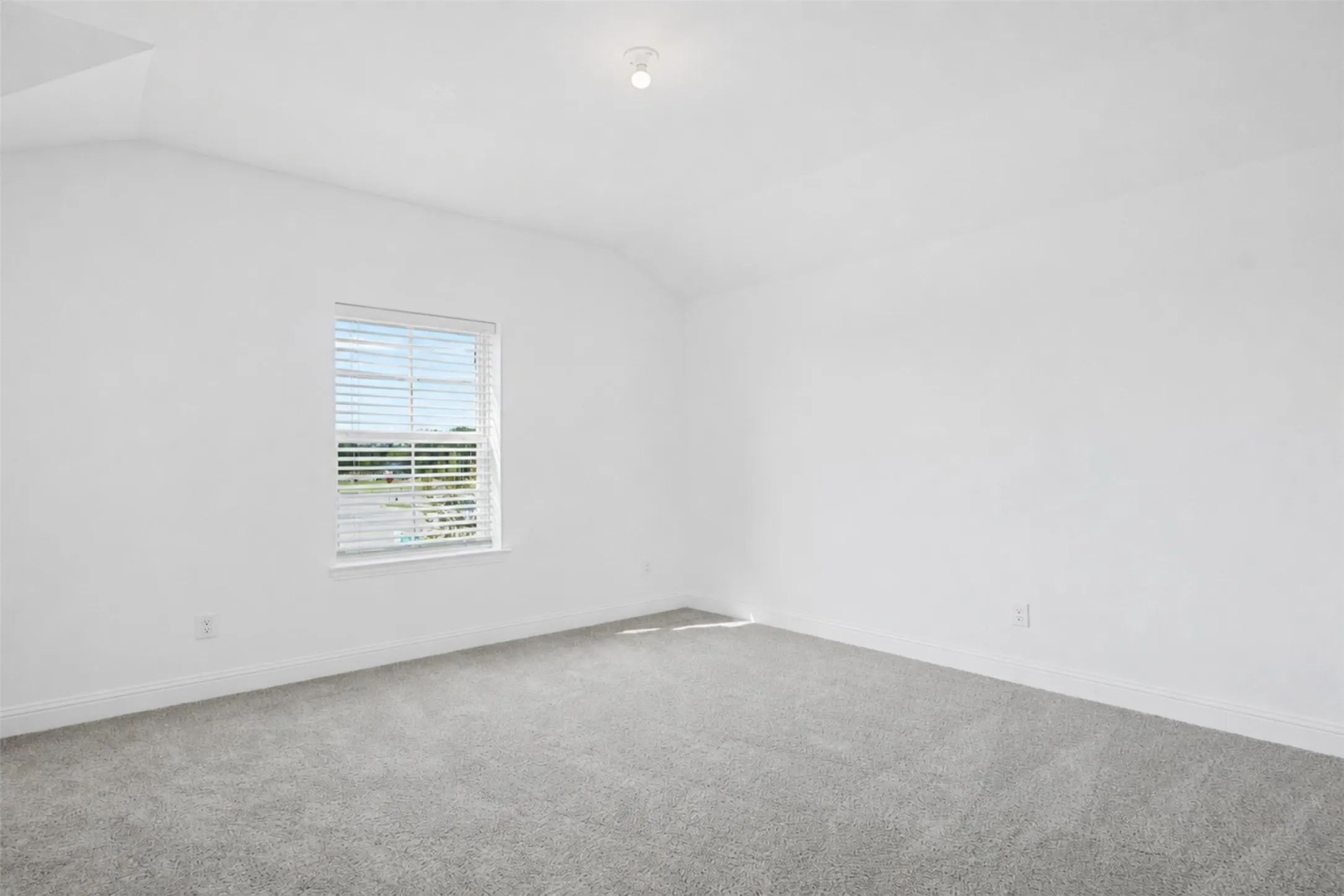 Single Family Residence For Rent in Collin County , 2111 Sandpiper Way, Princeton, Texas 75407, 5 Bedroom, 3 Bathroom, 2 Garage spaces, 2,847 Sqft, built in 2024, mls#21372630, Real Estate Agent in Princeton, Homes For Rent in Collin county, Homes For Rent in Princeton, Realtor in Princeton Texas, Real Estate Brokerage Independent Realty Texas, Luminita Cordes Realtor