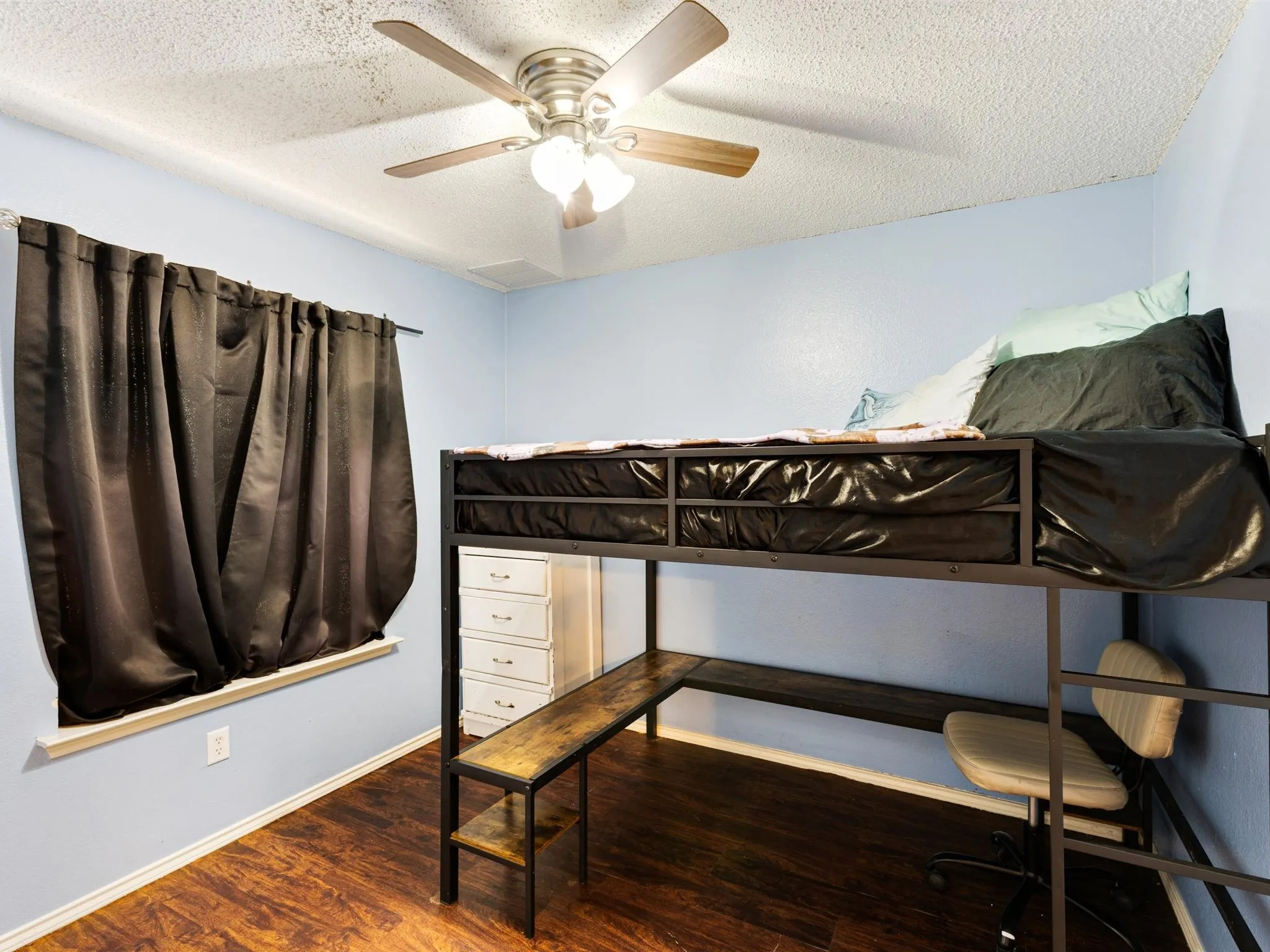 Single Family Residence For Sale in Johnson County , 625 Linda Court, Joshua, Texas 76058, 4 Bedroom, 2 Bathroom, Garage spaces, 1,369 Sqft, built in 1996, mls#21372658, Real Estate Agent in Joshua, Homes For Sale in Johnson county, Homes For Sale in Joshua, Realtor in Joshua Texas, Real Estate Brokerage Independent Realty Texas, Luminita Cordes Realtor