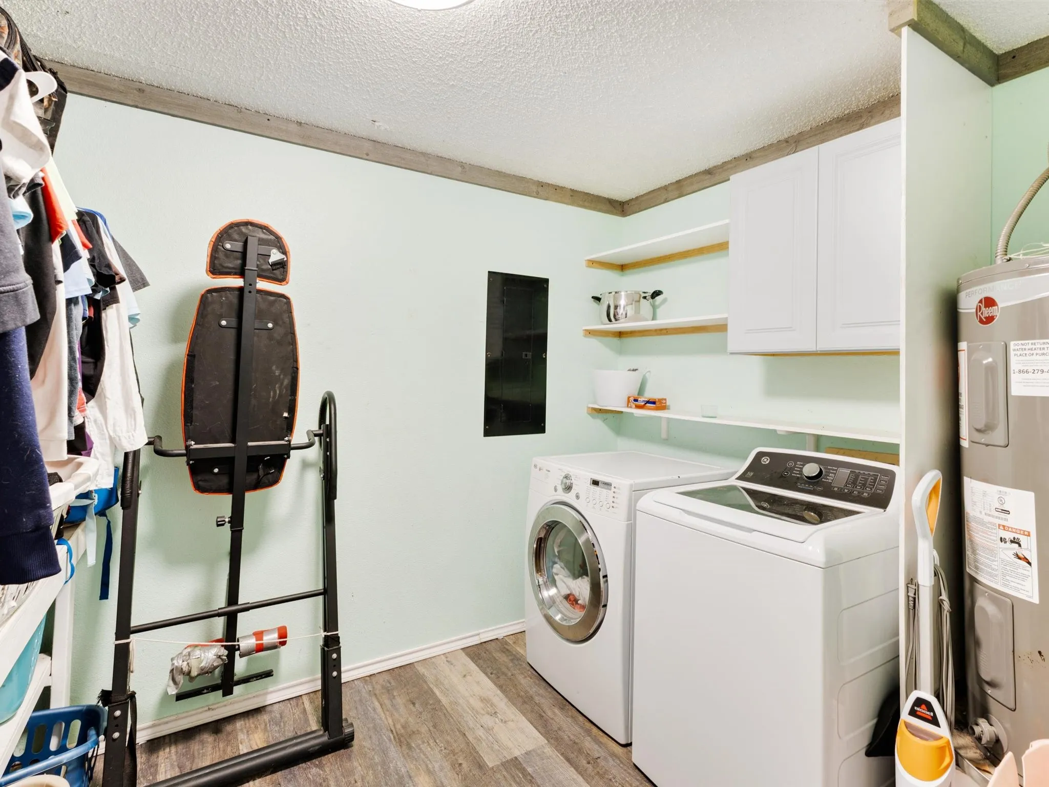Single Family Residence For Sale in Johnson County , 625 Linda Court, Joshua, Texas 76058, 4 Bedroom, 2 Bathroom, Garage spaces, 1,369 Sqft, built in 1996, mls#21372658, Real Estate Agent in Joshua, Homes For Sale in Johnson county, Homes For Sale in Joshua, Realtor in Joshua Texas, Real Estate Brokerage Independent Realty Texas, Luminita Cordes Realtor