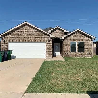 Single Family Residence For Rent in Hunt County , 2208 Oliver Street, Greenville, Texas 75401, 3 Bedroom, 2 Bathroom, 2 Garage spaces, 1,559 Sqft, built in 2017, mls#21372662, Real Estate Agent in Greenville, Homes For Rent in Hunt county, Homes For Rent in Greenville, Realtor in Greenville Texas, Real Estate Brokerage Independent Realty Texas, Luminita Cordes Realtor