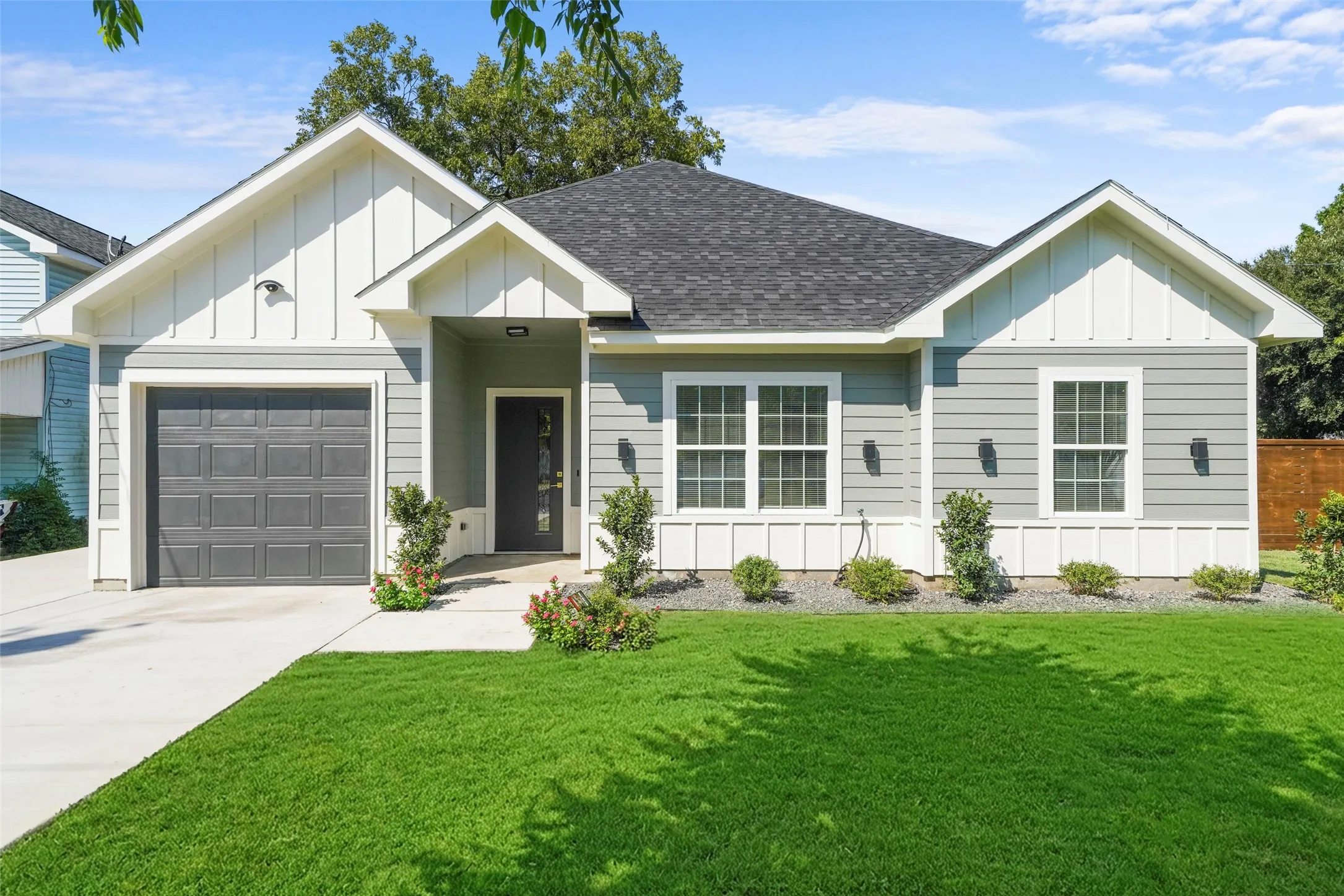 Single Family Residence For Sale in Kaufman County , 300 S 5th Street, Crandall, Texas 75114, 4 Bedroom, 2 Bathroom, 1 Garage spaces, 1,585 Sqft, built in 2026, mls#21371136, Real Estate Agent in Crandall, Homes For Sale in Kaufman county, Homes For Sale in Crandall, Realtor in Crandall Texas, Real Estate Brokerage Independent Realty Texas, Luminita Cordes Realtor