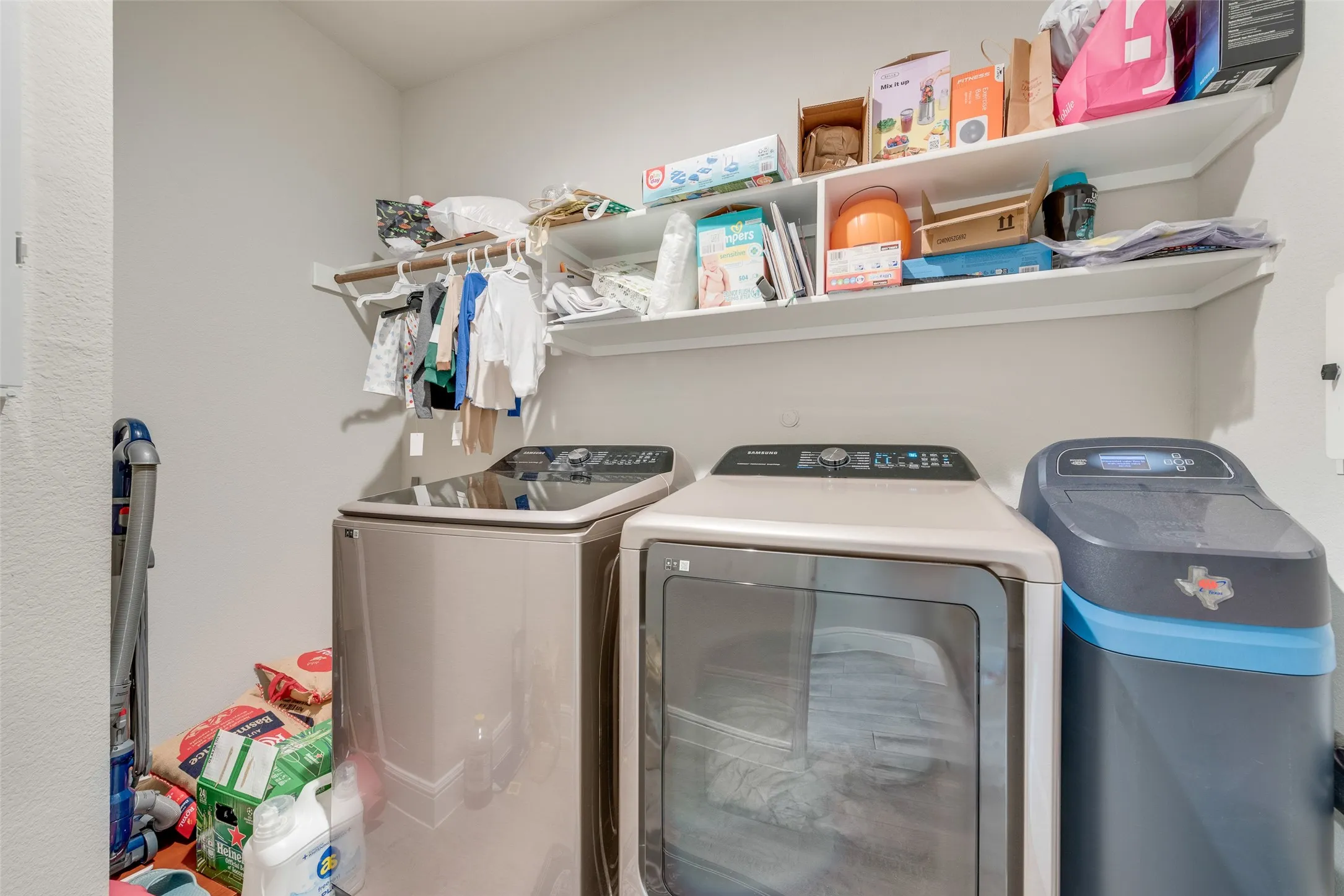 Single Family Residence For Rent in Tarrant County , 11229 Guinness Drive, Fort Worth, Texas 76052, 4 Bedroom, 2 Bathroom, 2 Garage spaces, 2,015 Sqft, built in 2022, mls#21364874, Real Estate Agent in Fort Worth, Homes For Rent in Tarrant county, Homes For Rent in Fort Worth, Realtor in Fort Worth Texas, Real Estate Brokerage Independent Realty Texas, Luminita Cordes Realtor