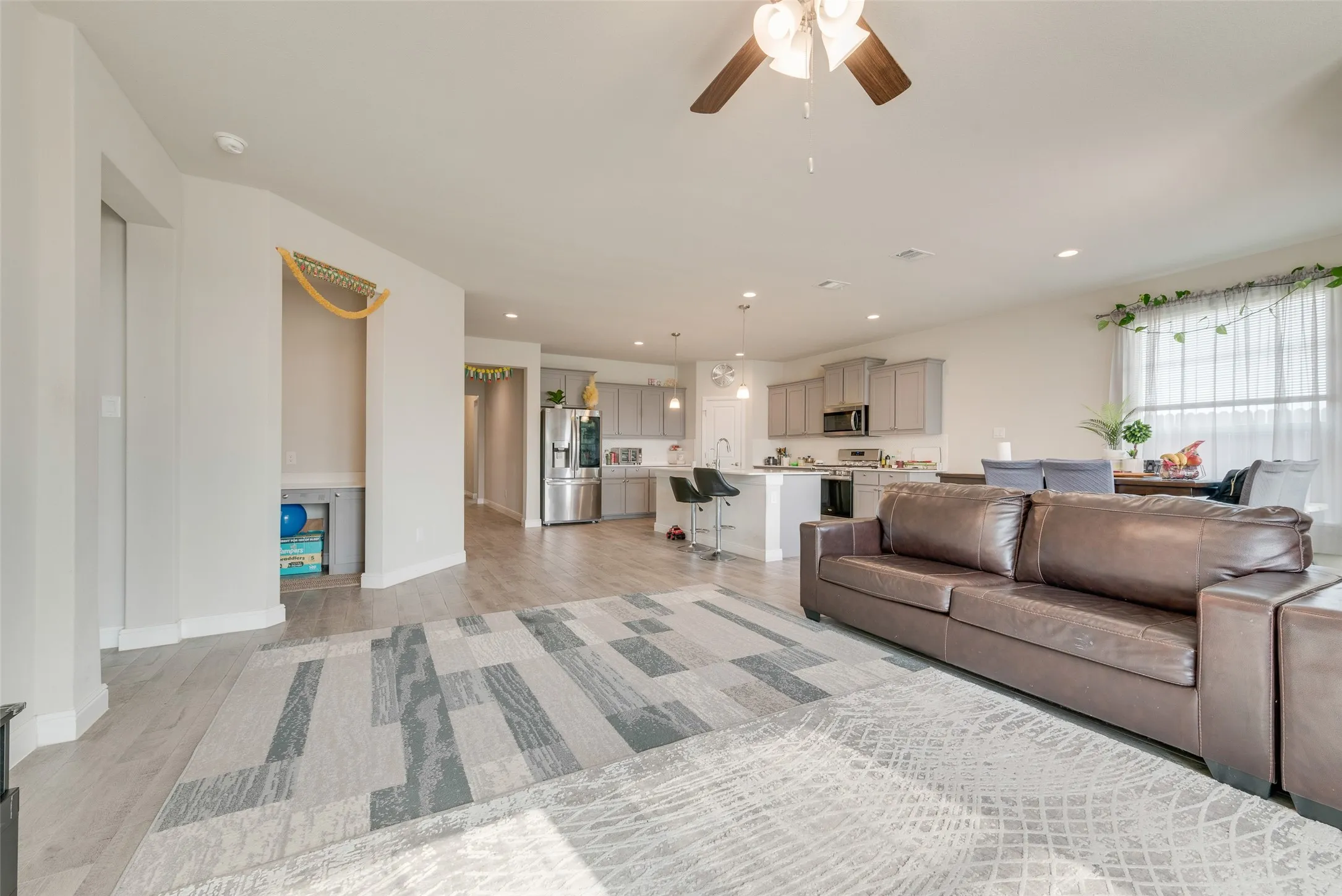 Single Family Residence For Rent in Tarrant County , 11229 Guinness Drive, Fort Worth, Texas 76052, 4 Bedroom, 2 Bathroom, 2 Garage spaces, 2,015 Sqft, built in 2022, mls#21364874, Real Estate Agent in Fort Worth, Homes For Rent in Tarrant county, Homes For Rent in Fort Worth, Realtor in Fort Worth Texas, Real Estate Brokerage Independent Realty Texas, Luminita Cordes Realtor