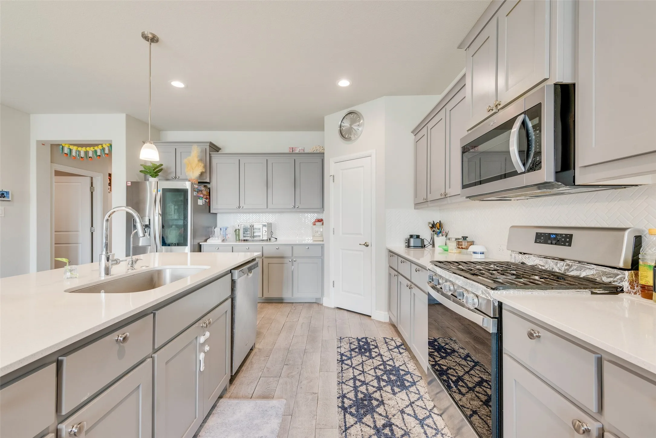 Single Family Residence For Rent in Tarrant County , 11229 Guinness Drive, Fort Worth, Texas 76052, 4 Bedroom, 2 Bathroom, 2 Garage spaces, 2,015 Sqft, built in 2022, mls#21364874, Real Estate Agent in Fort Worth, Homes For Rent in Tarrant county, Homes For Rent in Fort Worth, Realtor in Fort Worth Texas, Real Estate Brokerage Independent Realty Texas, Luminita Cordes Realtor