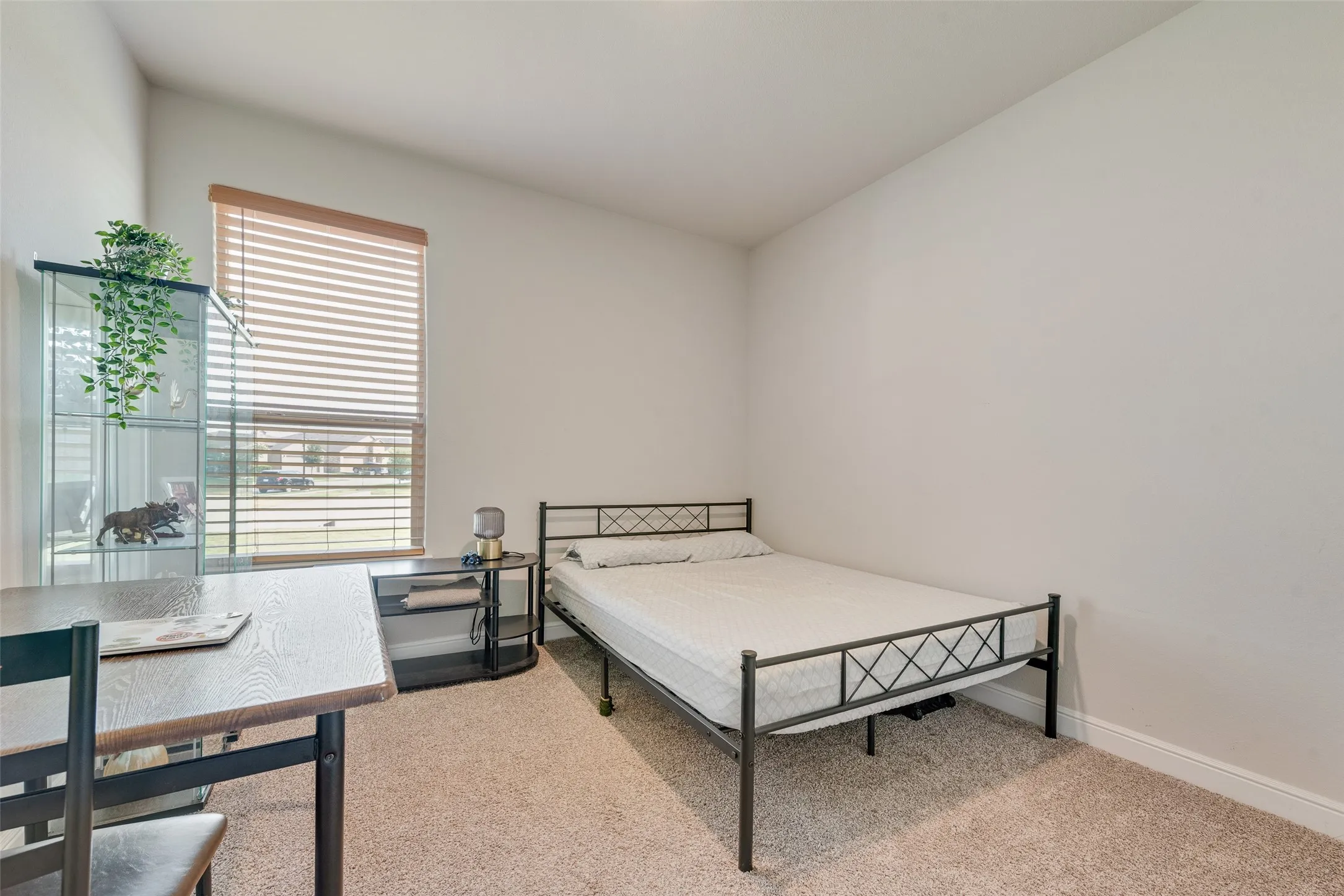 Single Family Residence For Rent in Tarrant County , 11229 Guinness Drive, Fort Worth, Texas 76052, 4 Bedroom, 2 Bathroom, 2 Garage spaces, 2,015 Sqft, built in 2022, mls#21364874, Real Estate Agent in Fort Worth, Homes For Rent in Tarrant county, Homes For Rent in Fort Worth, Realtor in Fort Worth Texas, Real Estate Brokerage Independent Realty Texas, Luminita Cordes Realtor