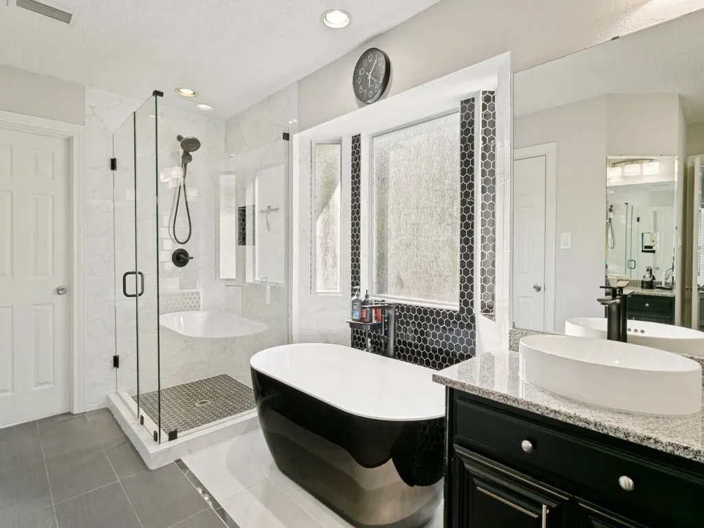 Single Family Residence For Sale in Tarrant County , 3001 Redstone Drive, Arlington, Texas 76001, 4 Bedroom, 3 Bathroom, 2 Garage spaces, 3,269 Sqft, built in 1989, mls#21368907, Real Estate Agent in Arlington, Homes For Sale in Tarrant county, Homes For Sale in Arlington, Realtor in Arlington Texas, Real Estate Brokerage Independent Realty Texas, Luminita Cordes Realtor